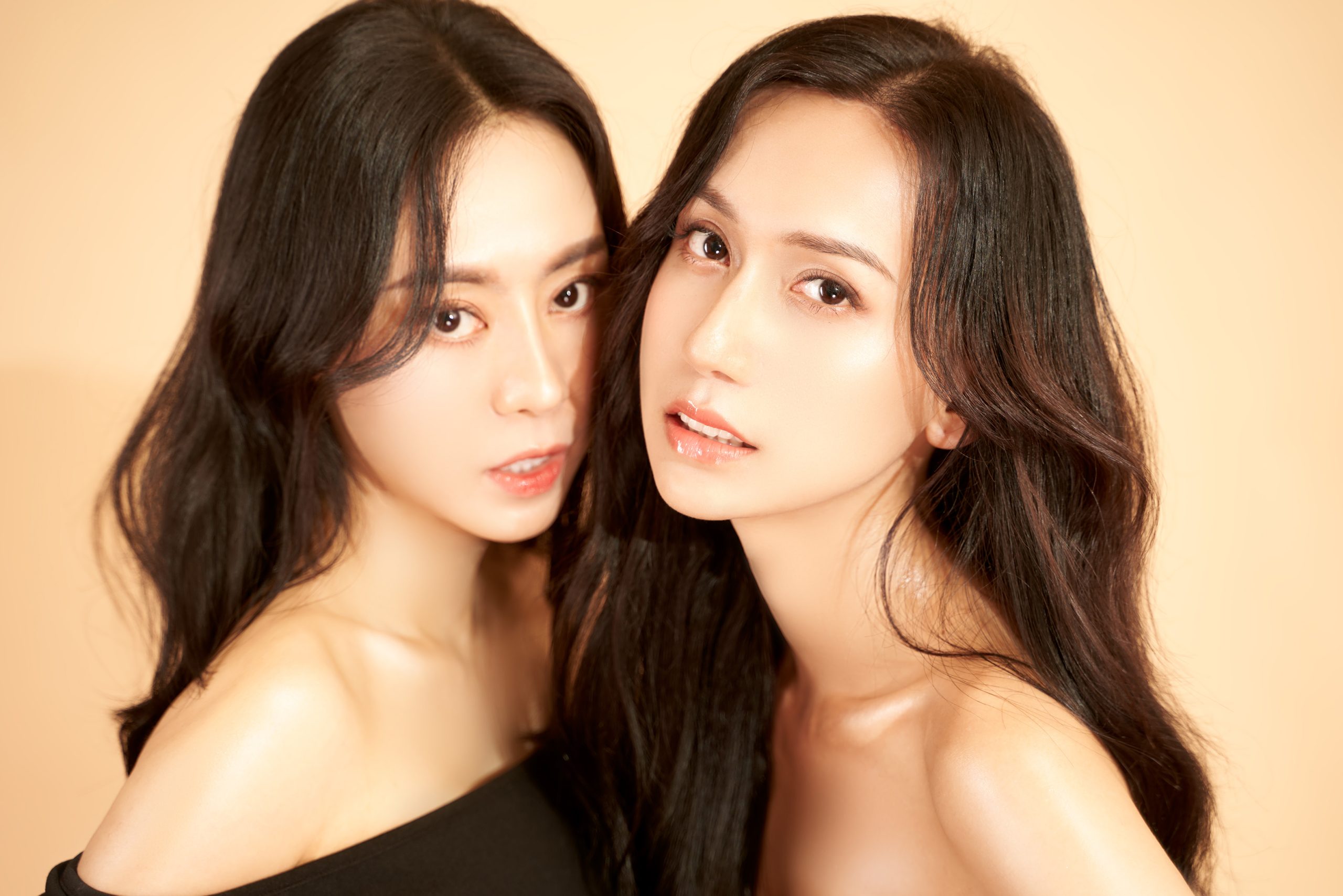 Chị Chị Em Em