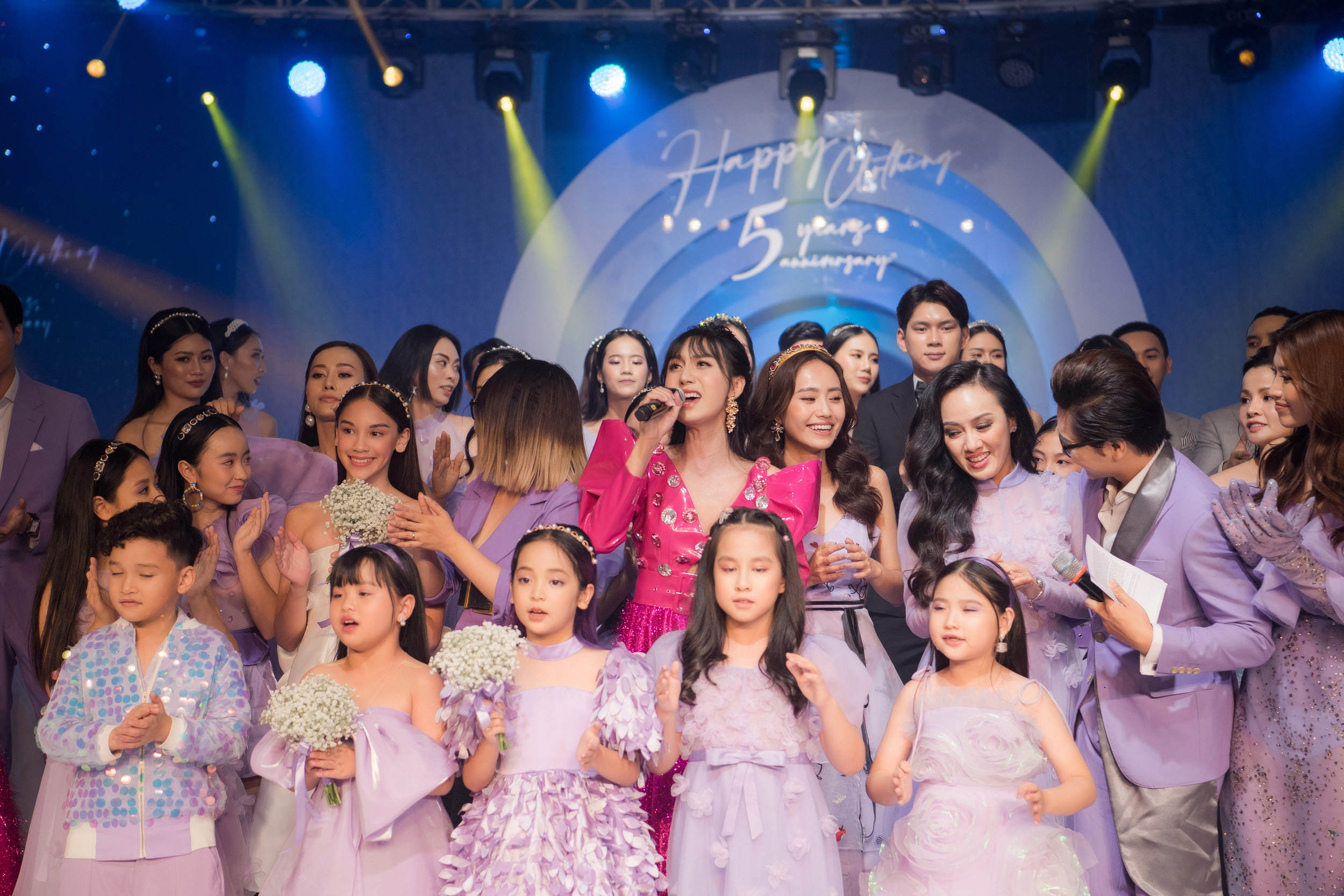 Lần Đầu Đi Catwalk