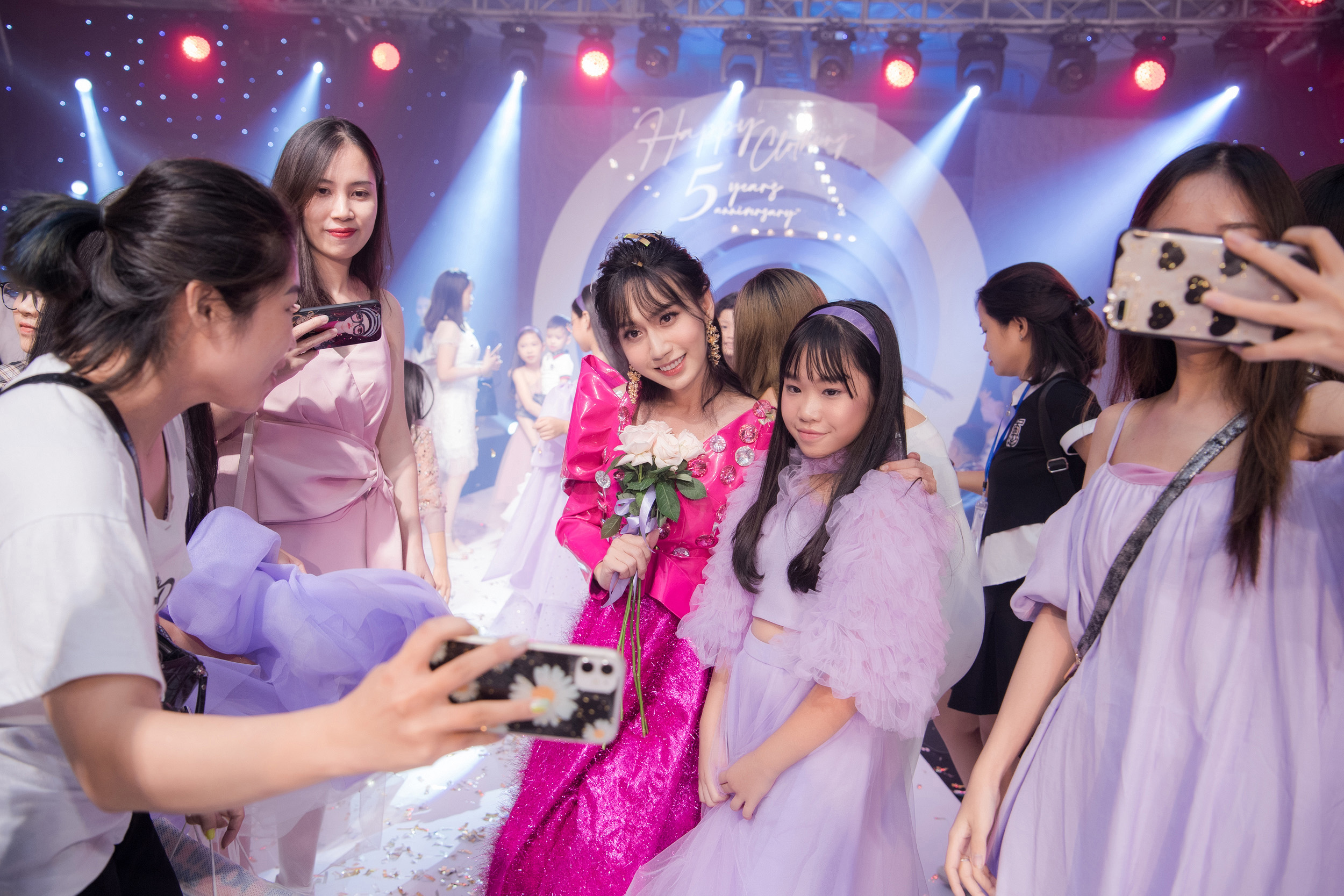 Lần Đầu Đi Catwalk