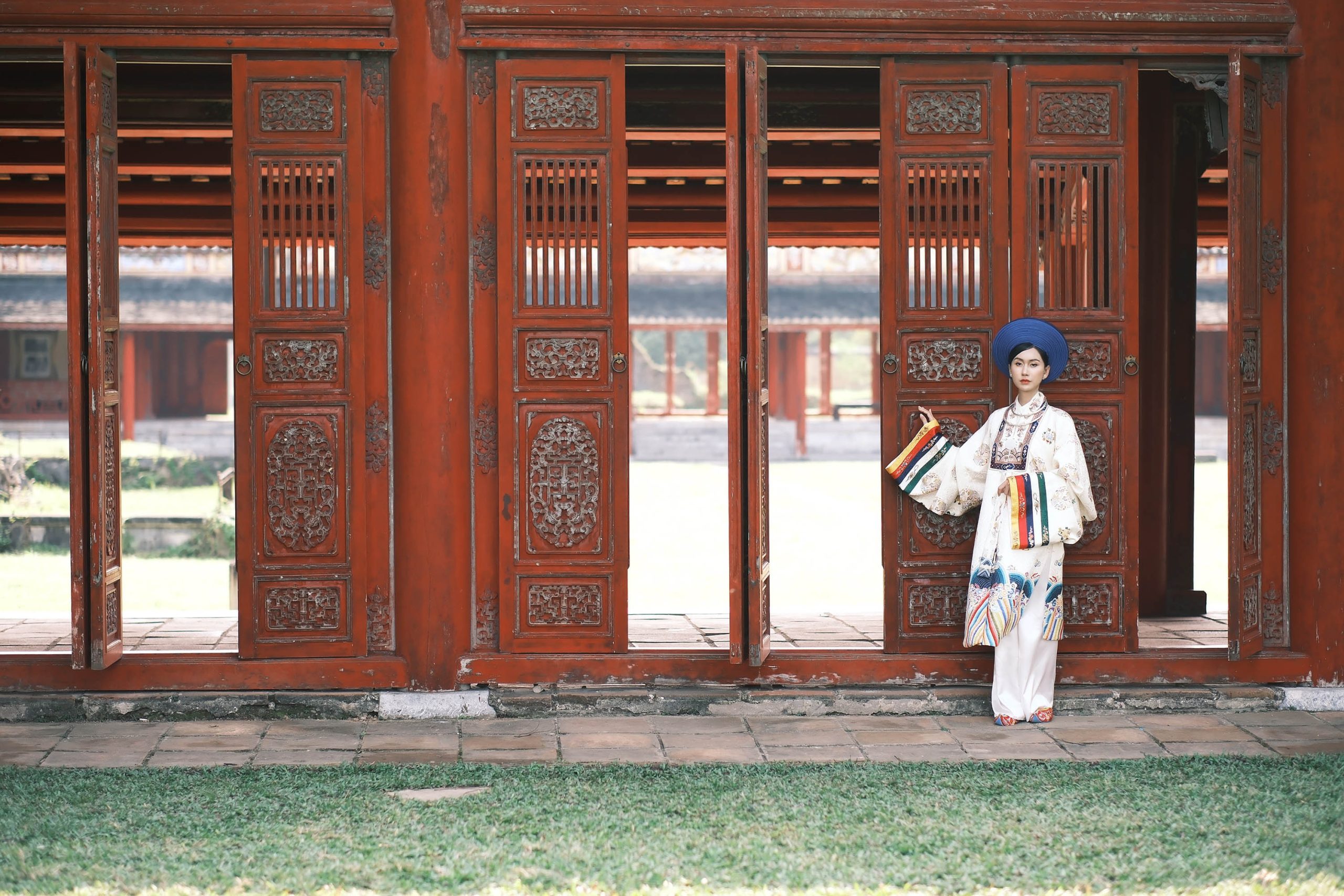 Duyên Dáng Việt Phục
