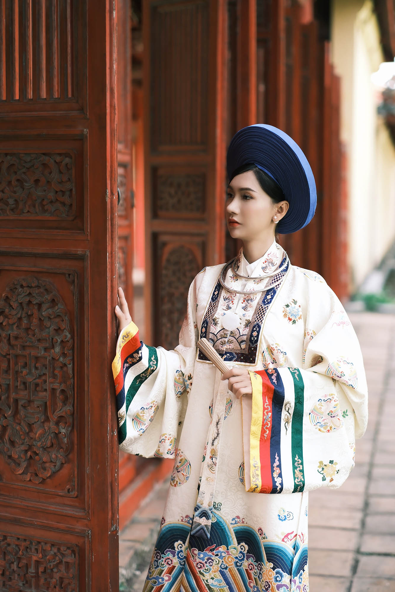 Duyên Dáng Việt Phục