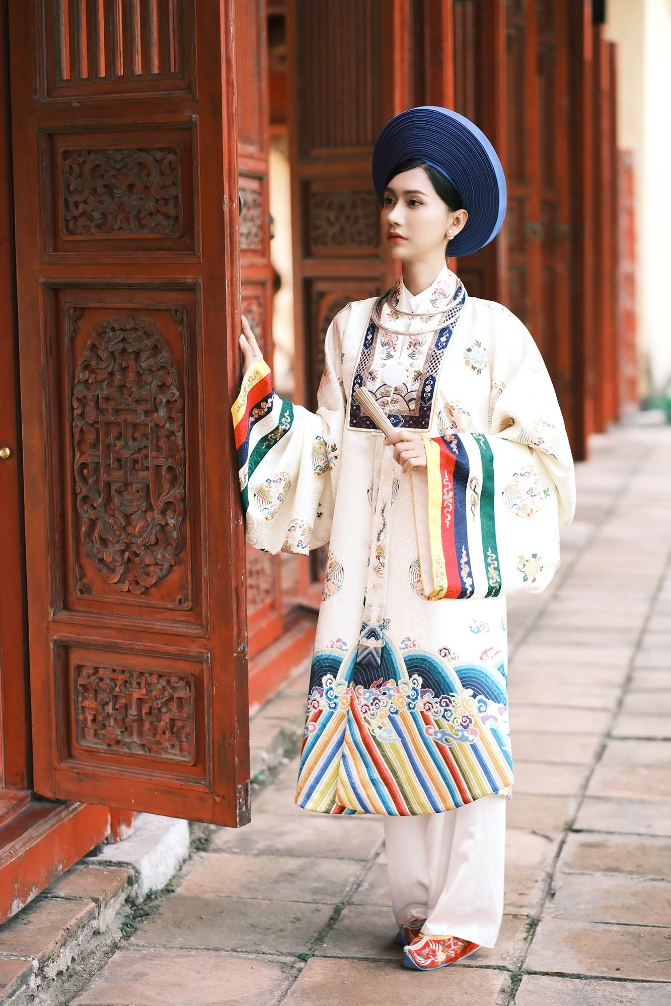 Duyên Dáng Việt Phục