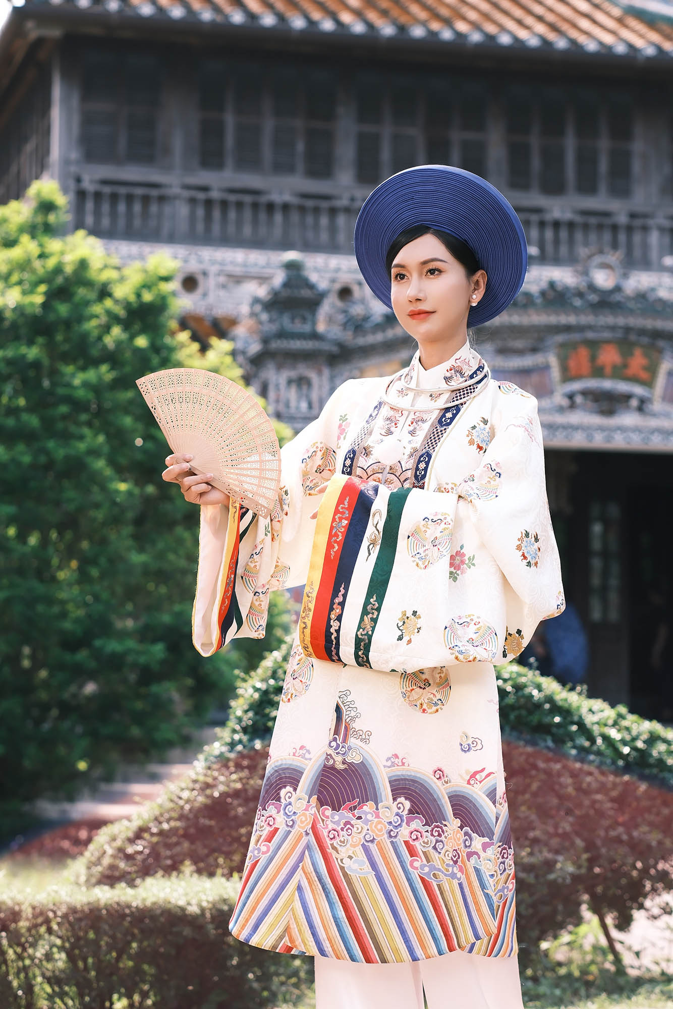 Duyên Dáng Việt Phục