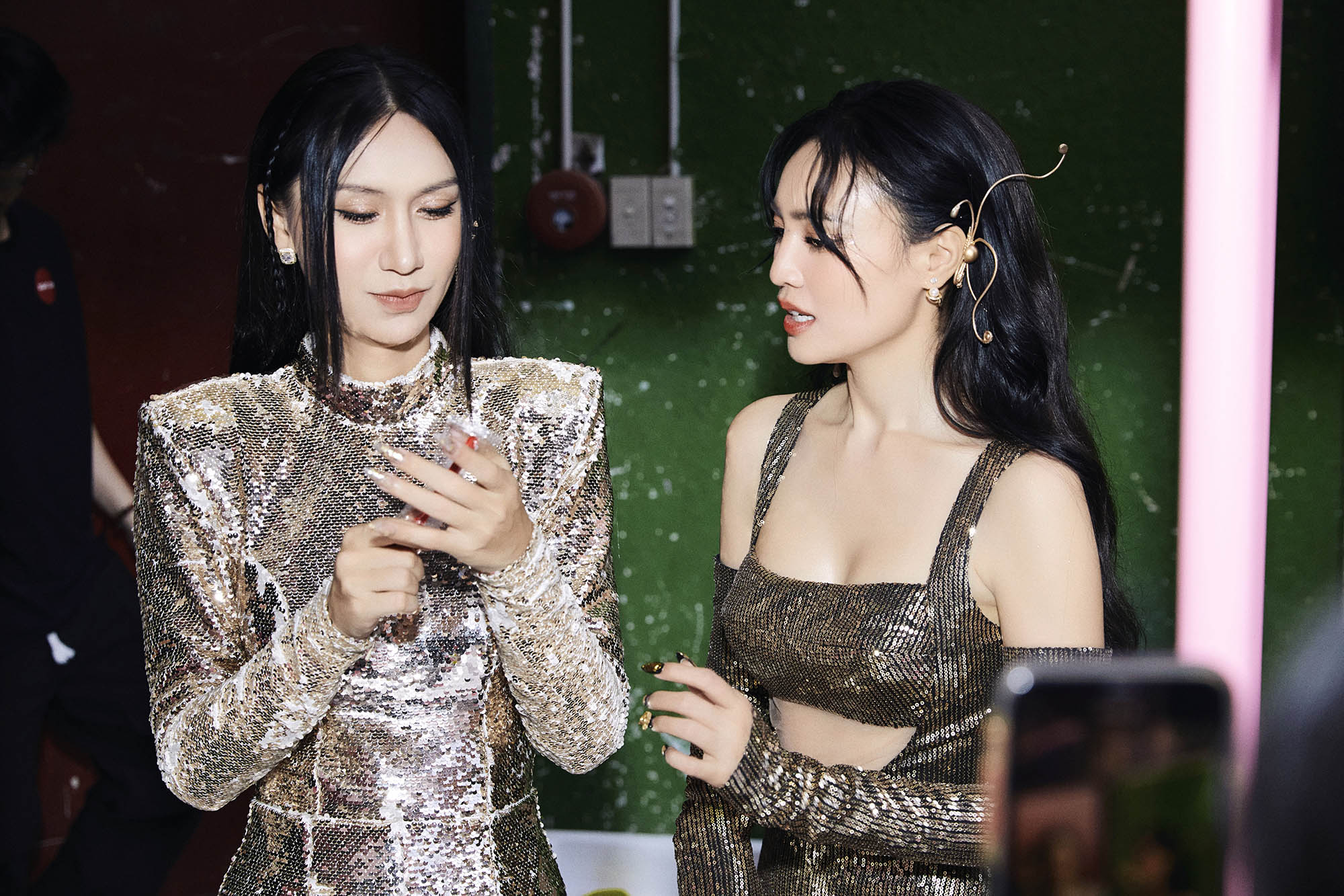 2 Chị Em Nọc Lynk