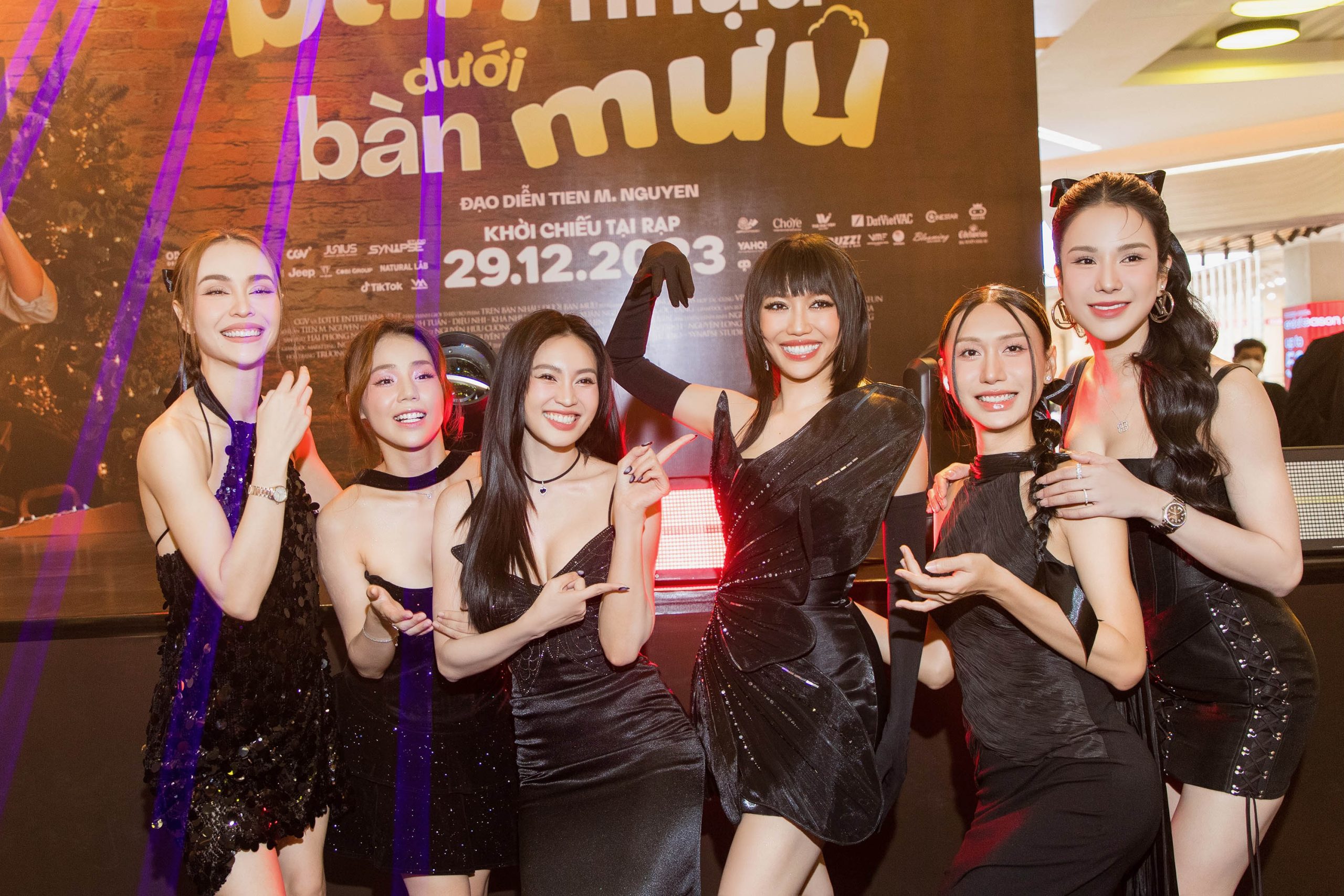Họp Báo Phim Trên Bàn Nhậu, Dưới Bàn Mưu