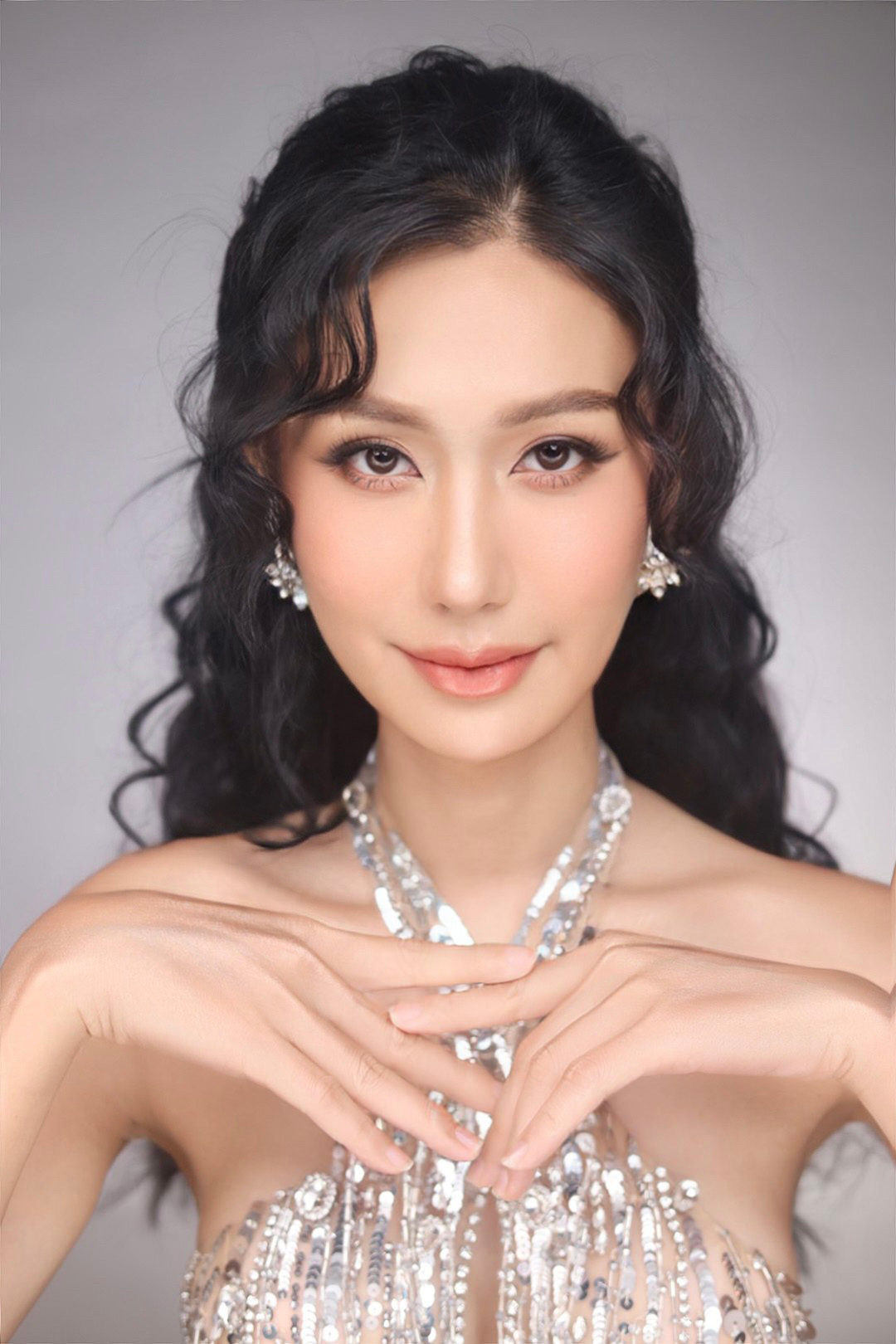 Kiêu Kỳ Tóc Xoăn