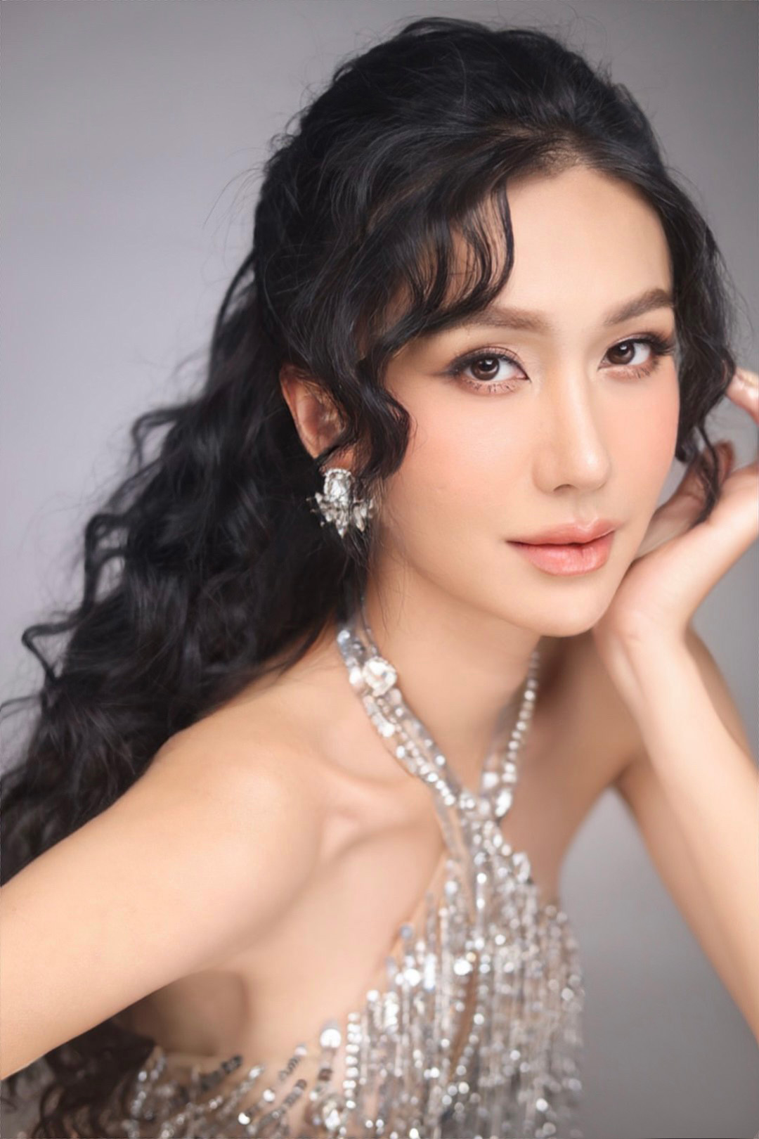 Kiêu Kỳ Tóc Xoăn