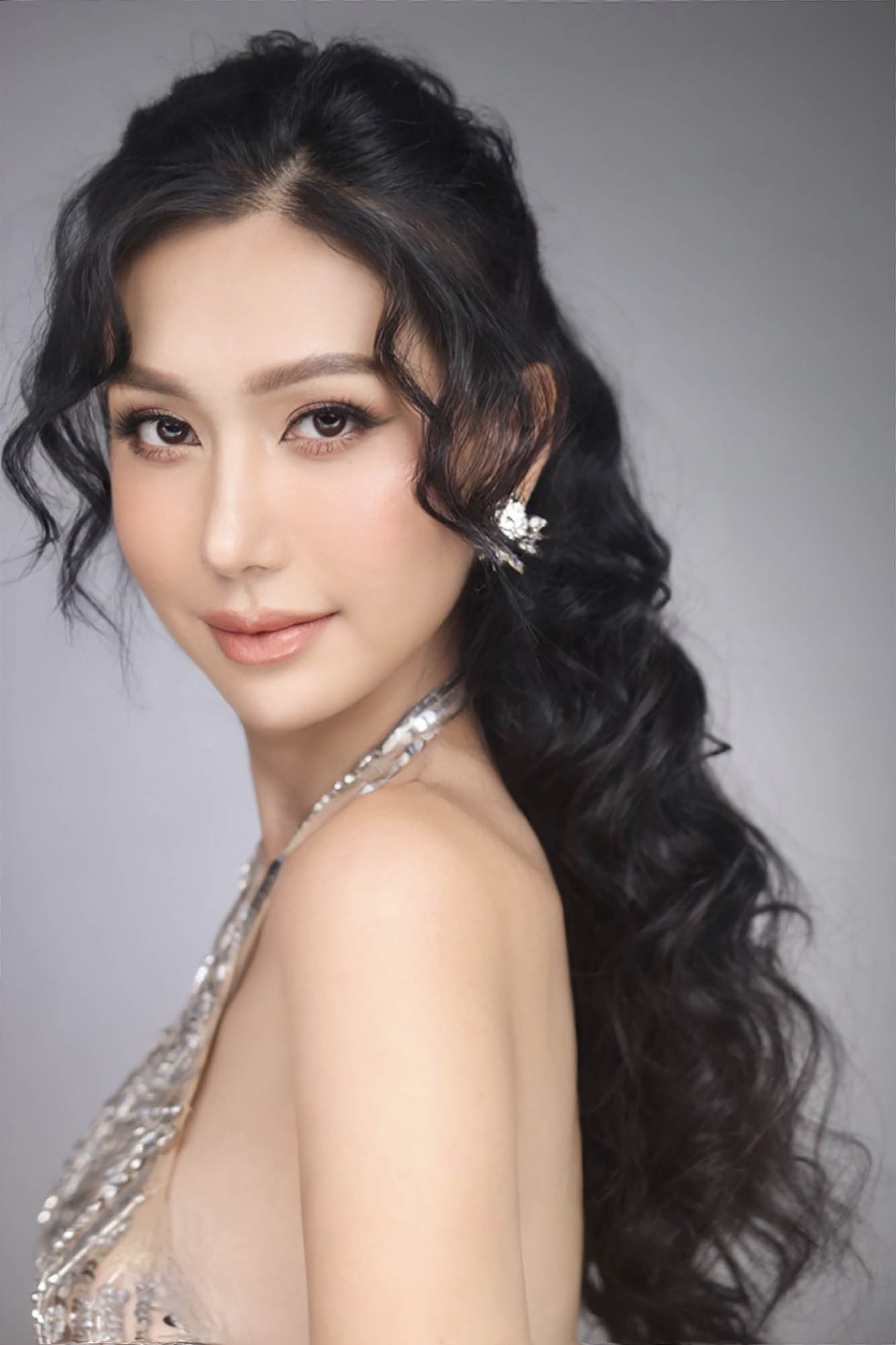 Kiêu Kỳ Tóc Xoăn