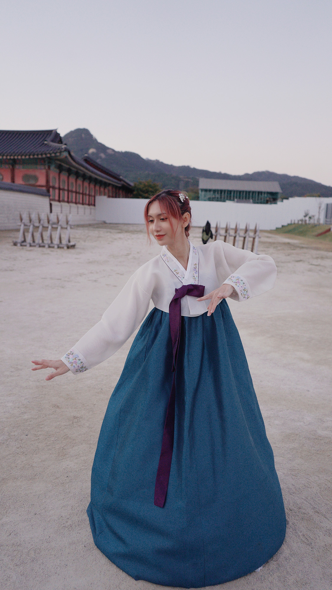 Dịu Dàng Với Hanbok