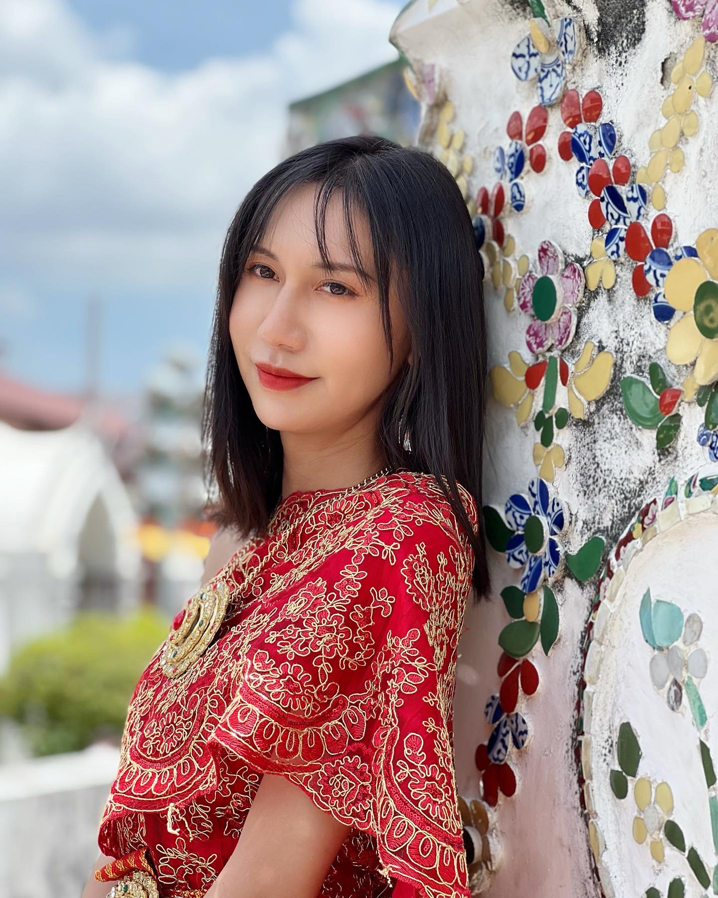 Lynk Lee Mặc Trang Phục Thái Lan