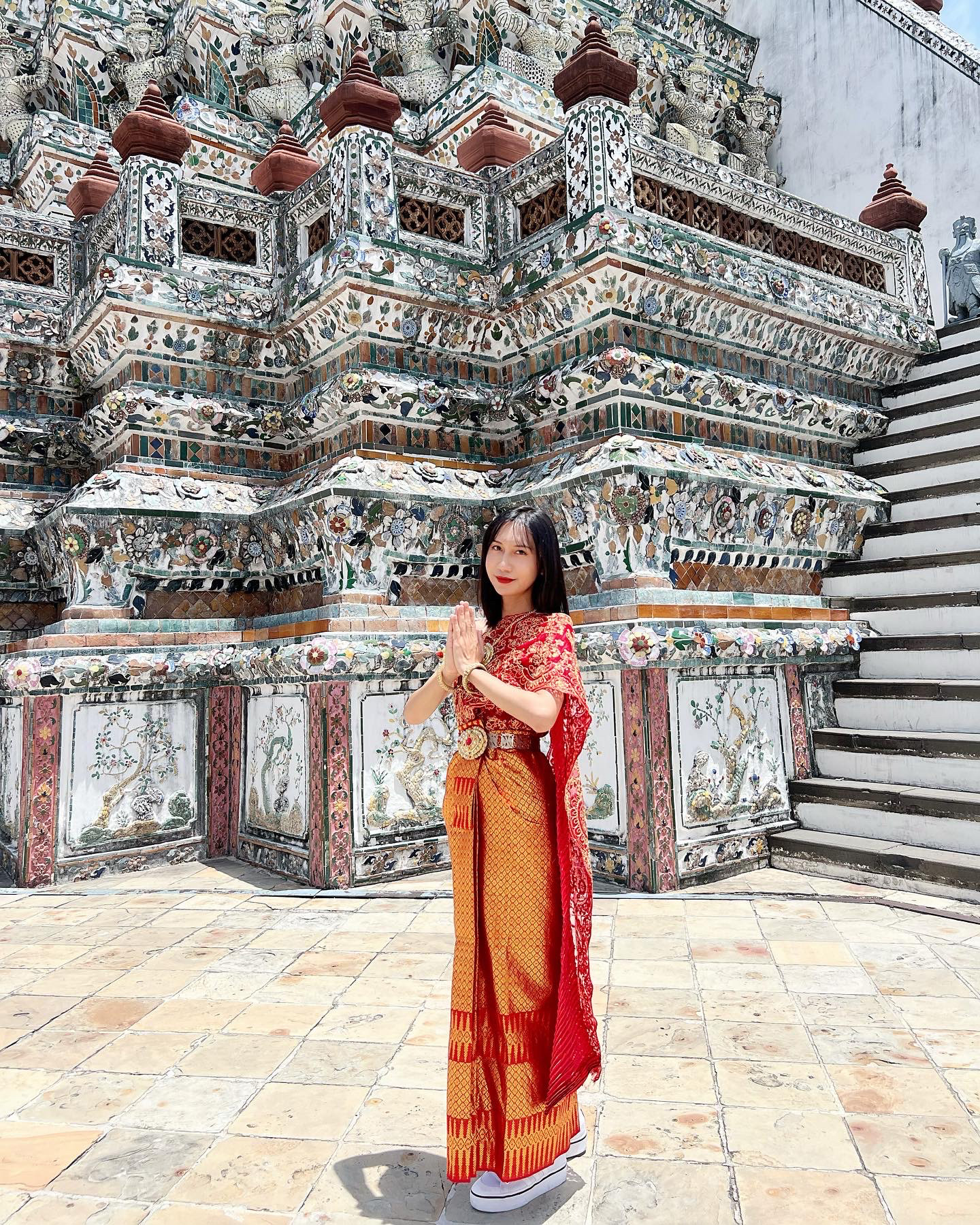 Lynk Lee Mặc Trang Phục Thái Lan