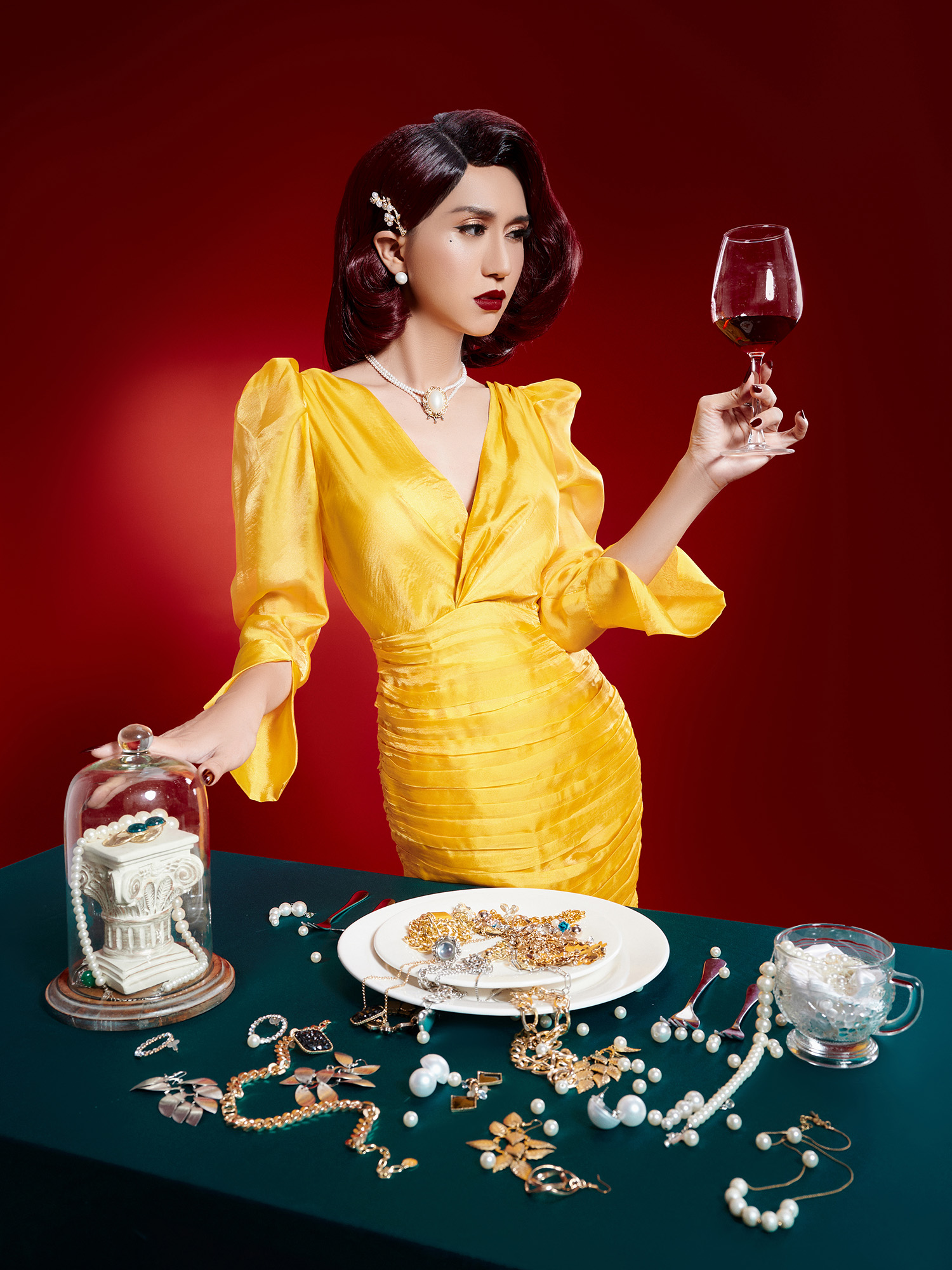 Quý Cô Sắc Sảo