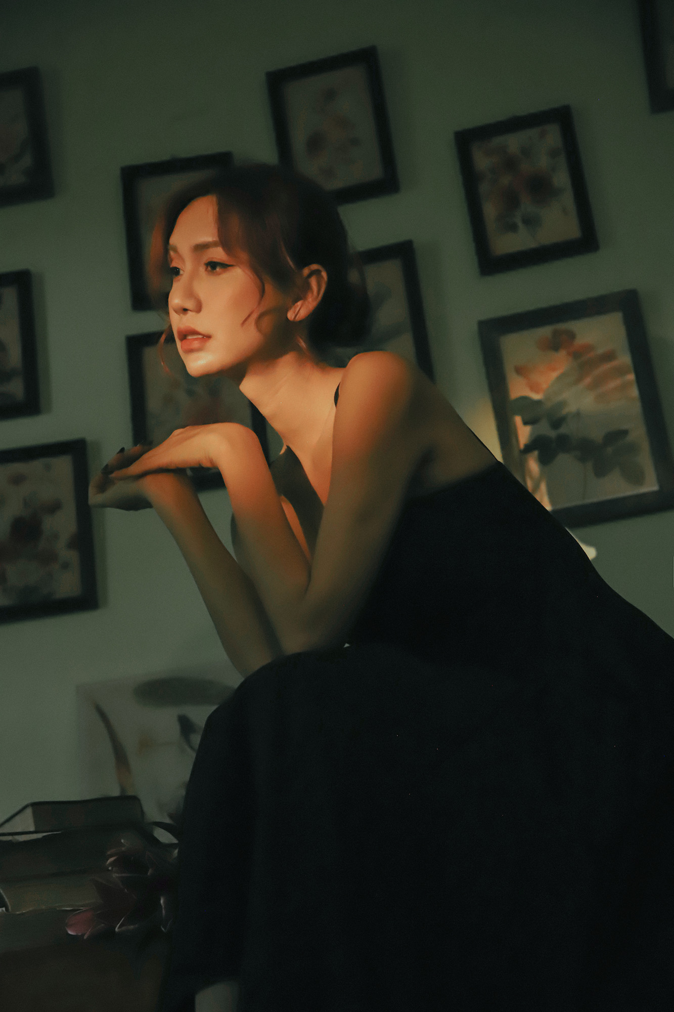 Thiếu Nữ U Buồn