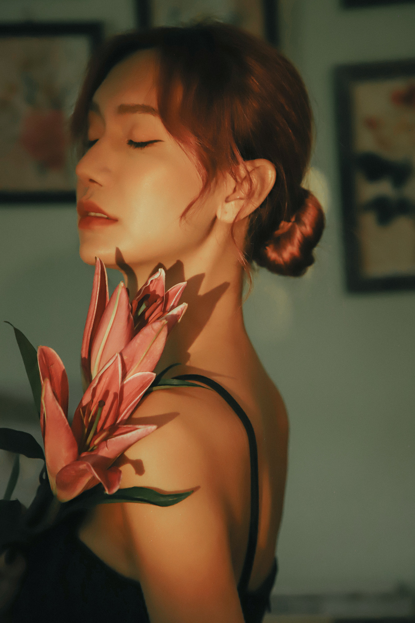 Thiếu Nữ U Buồn
