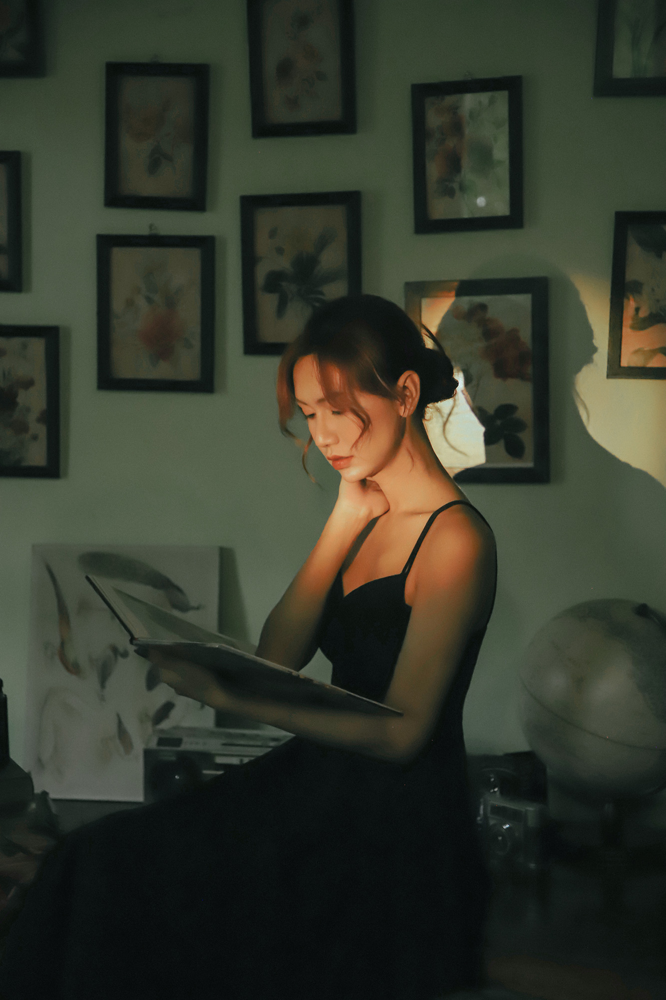 Thiếu Nữ U Buồn