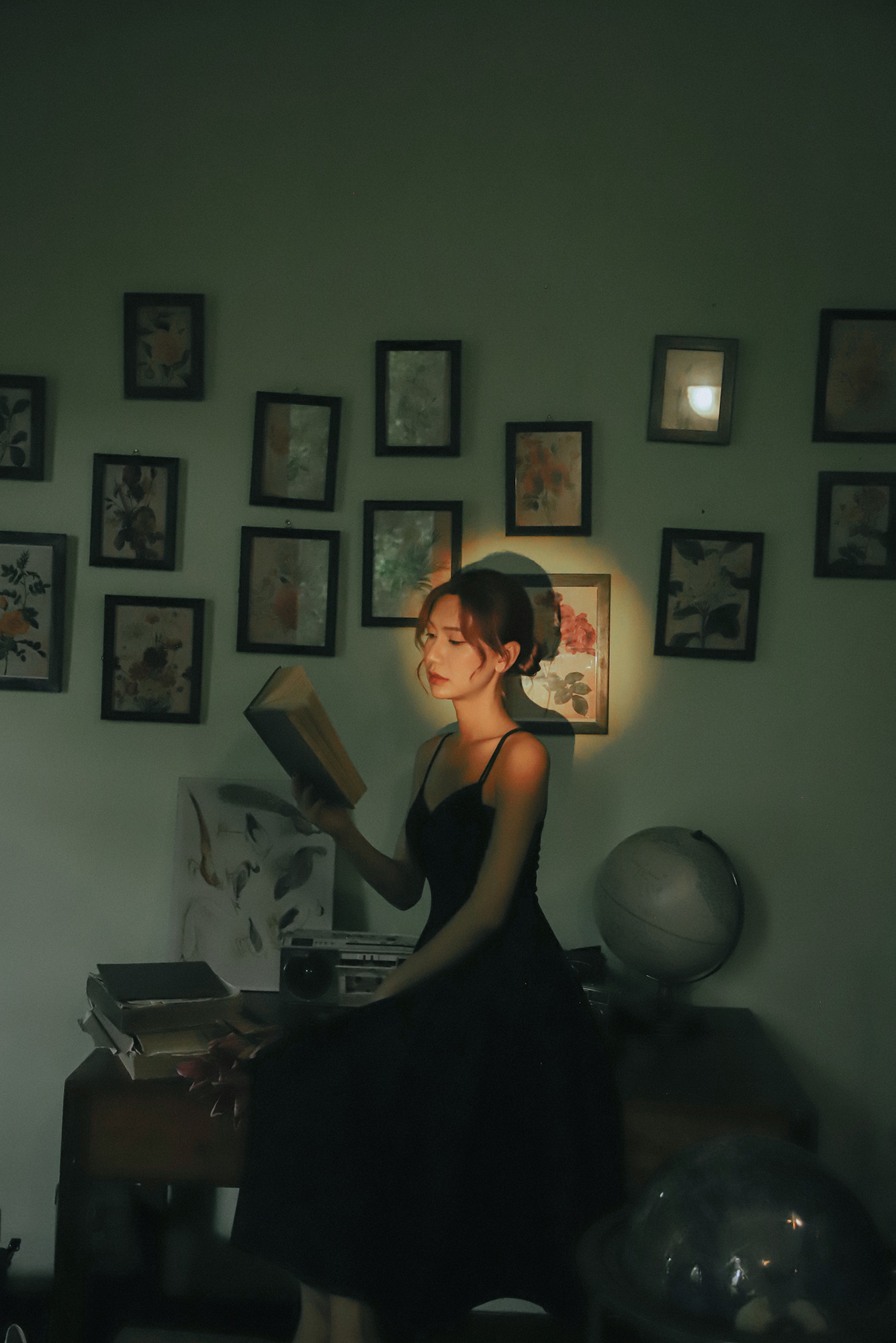 Thiếu Nữ U Buồn