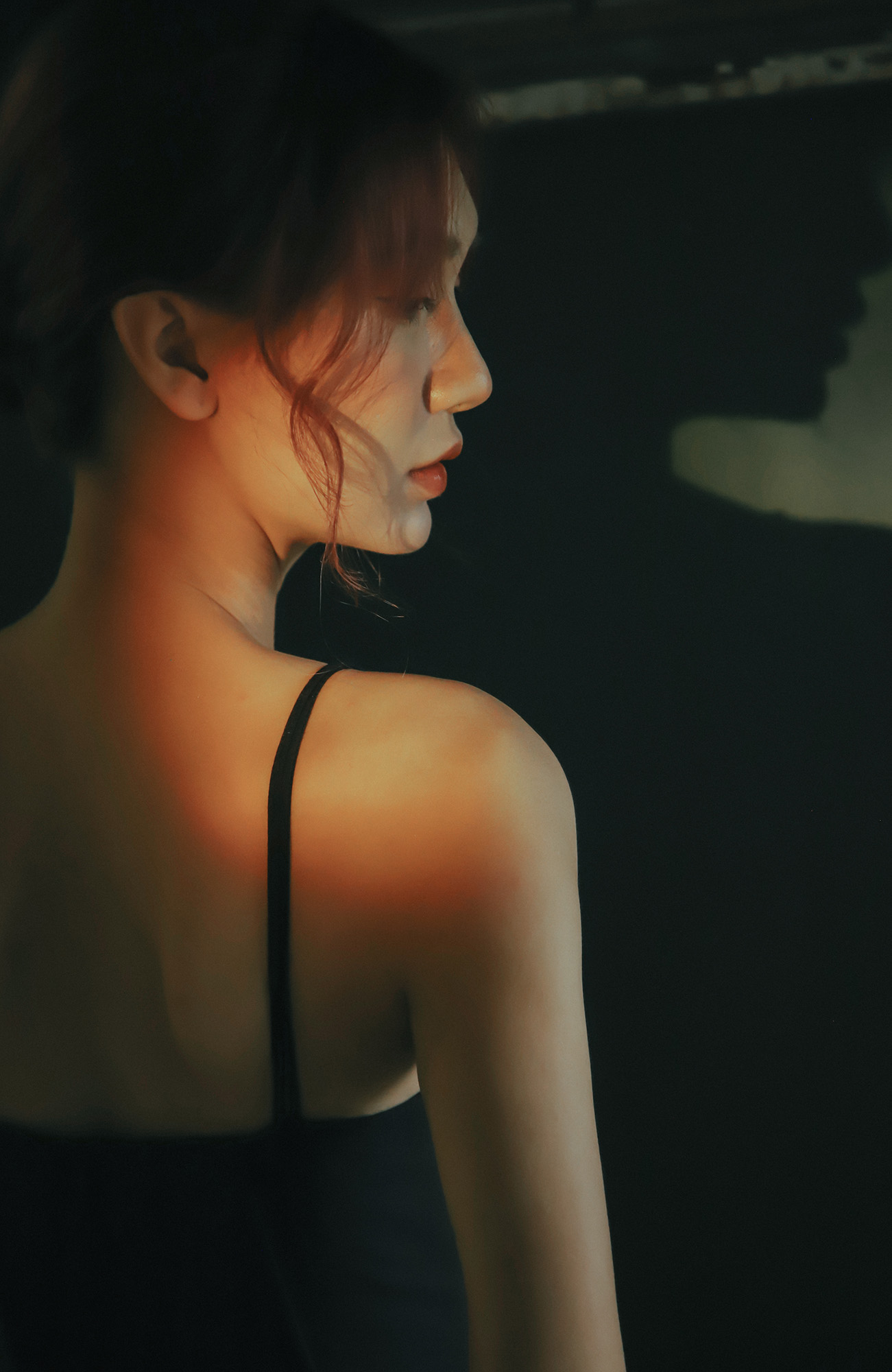 Thiếu Nữ U Buồn