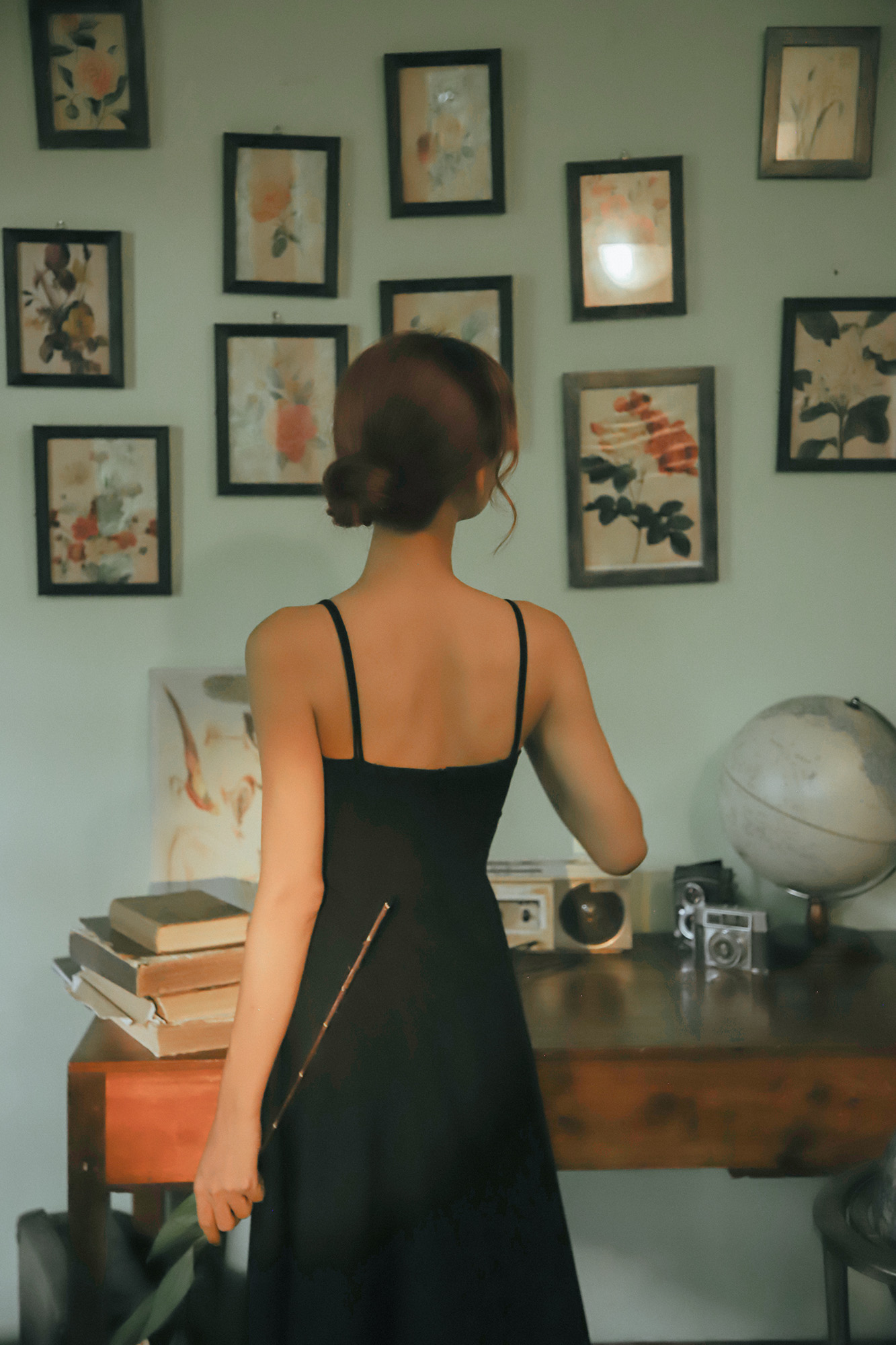 Thiếu Nữ U Buồn