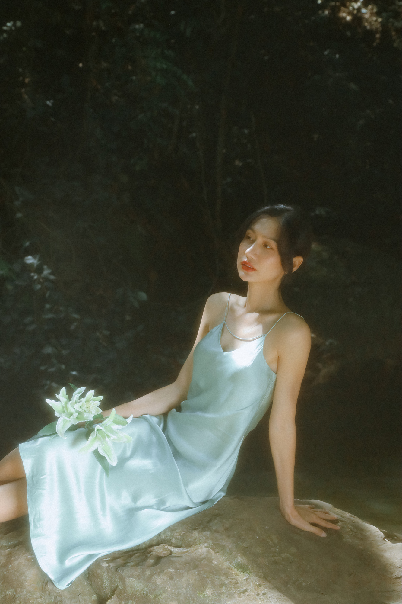 Nàng Thơ Bên Bờ Suối
