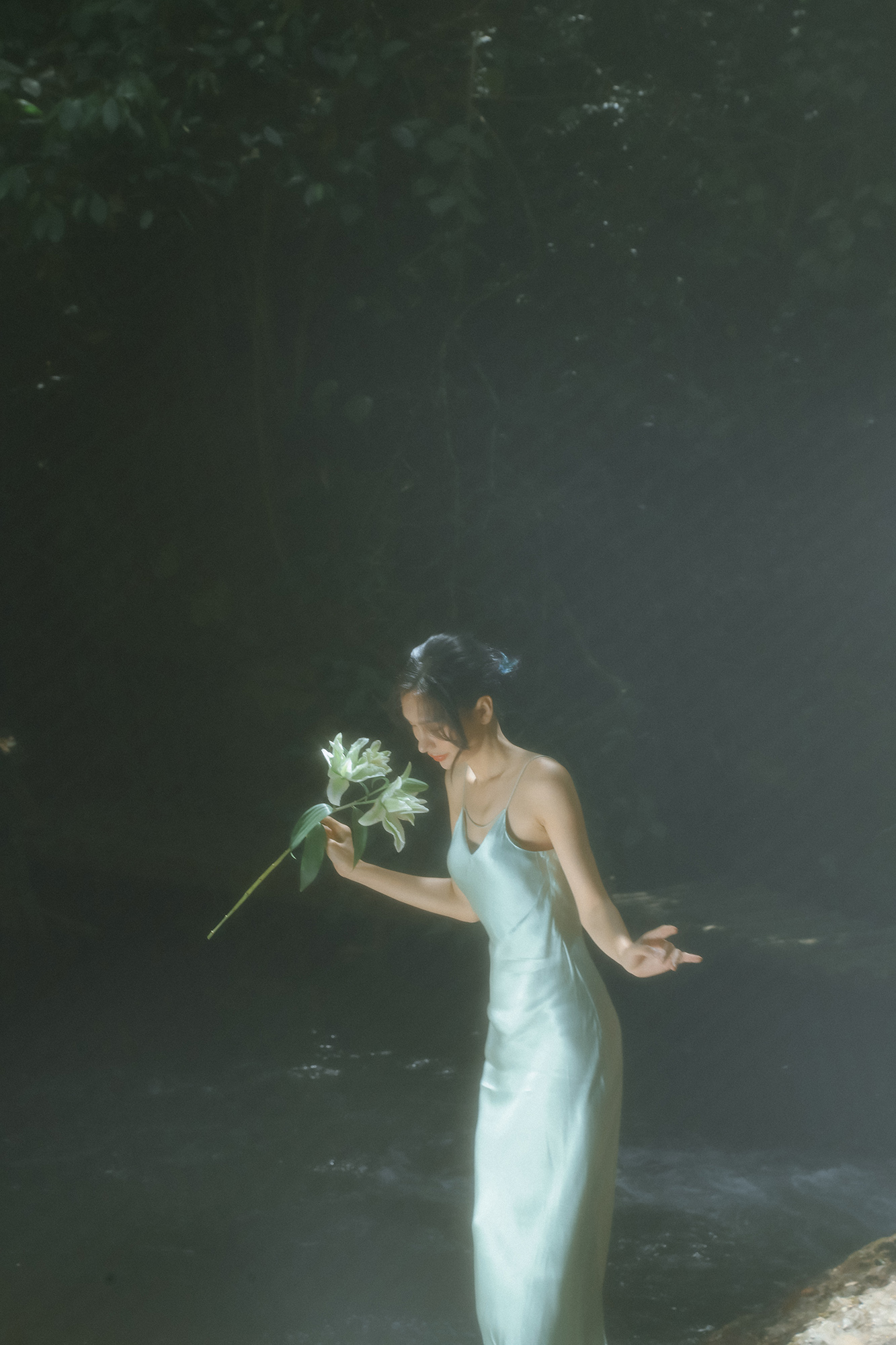 Nàng Thơ Bên Bờ Suối