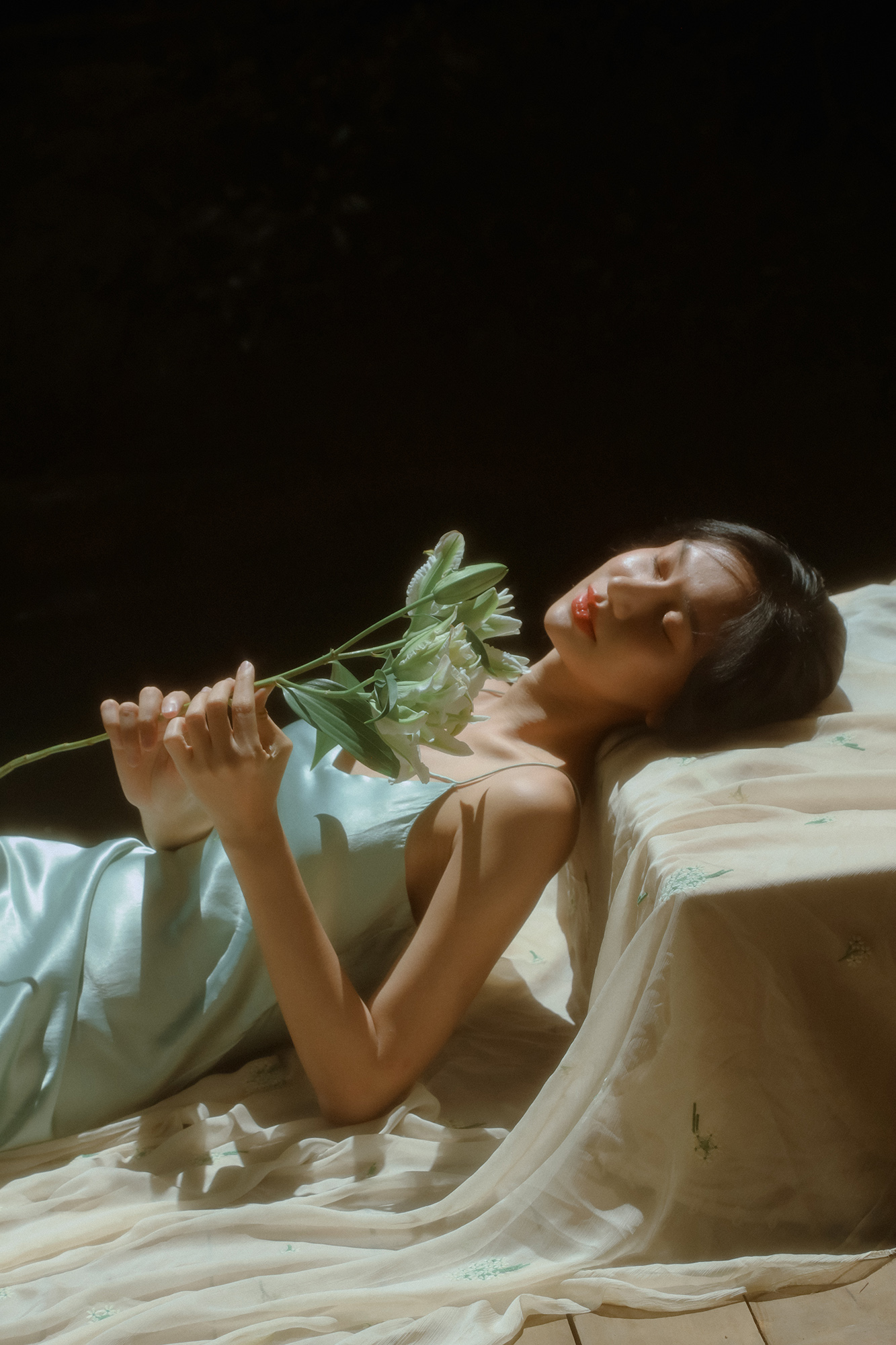 Nàng Thơ Bên Bờ Suối