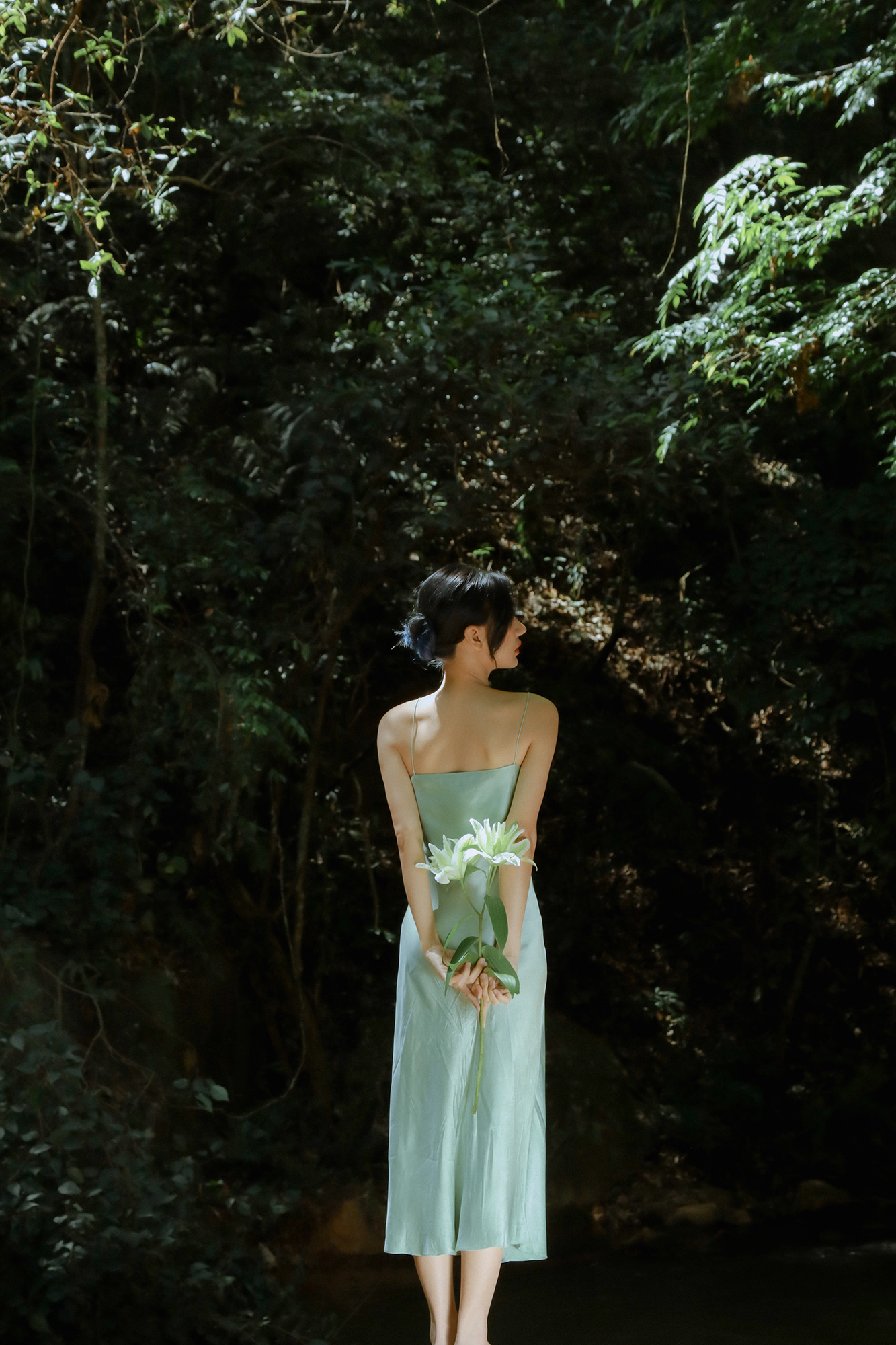 Nàng Thơ Bên Bờ Suối