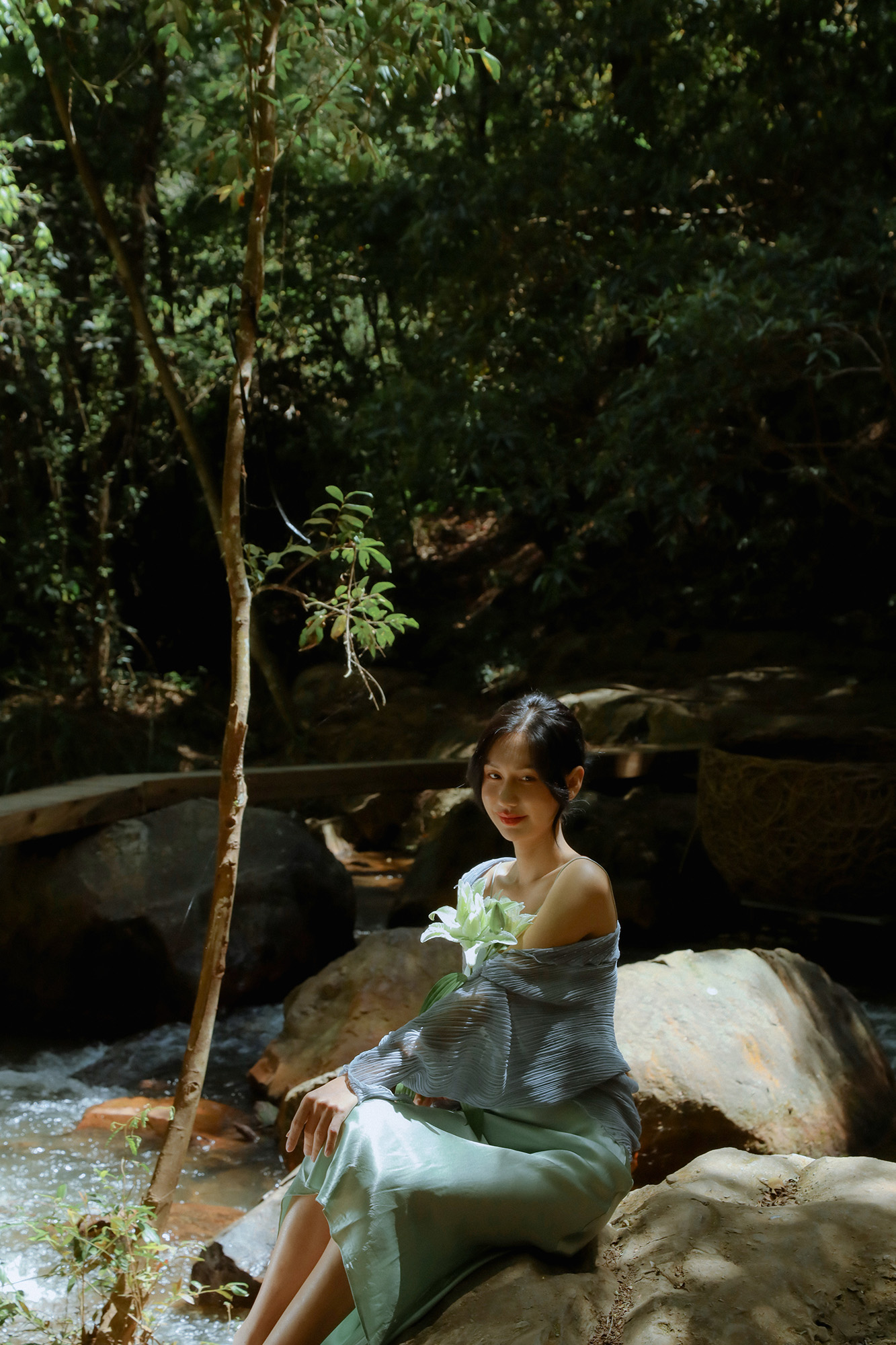 Nàng Thơ Bên Bờ Suối