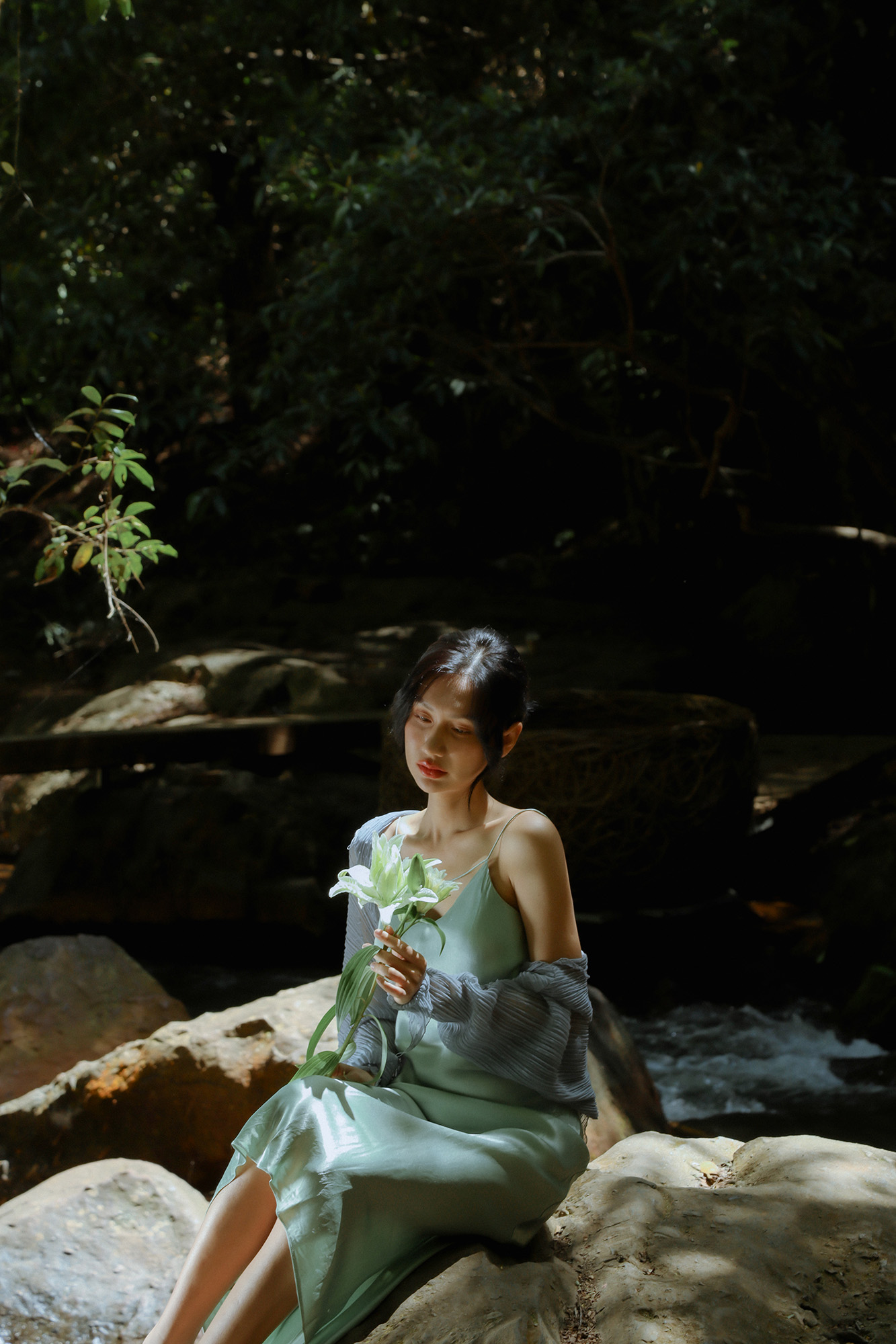 Nàng Thơ Bên Bờ Suối