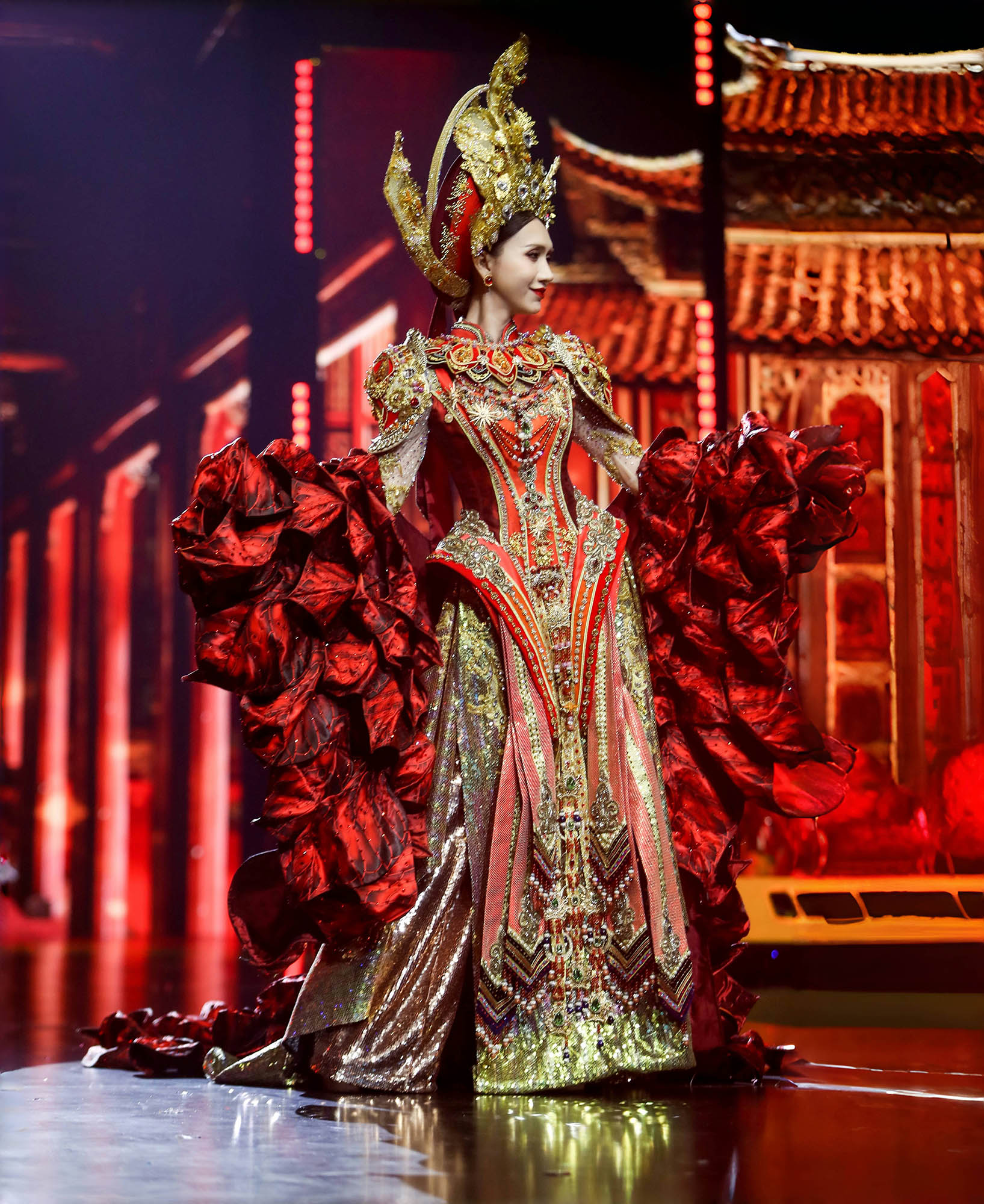 MIQVN Trang Phục Dân Tộc & Dạ Hội