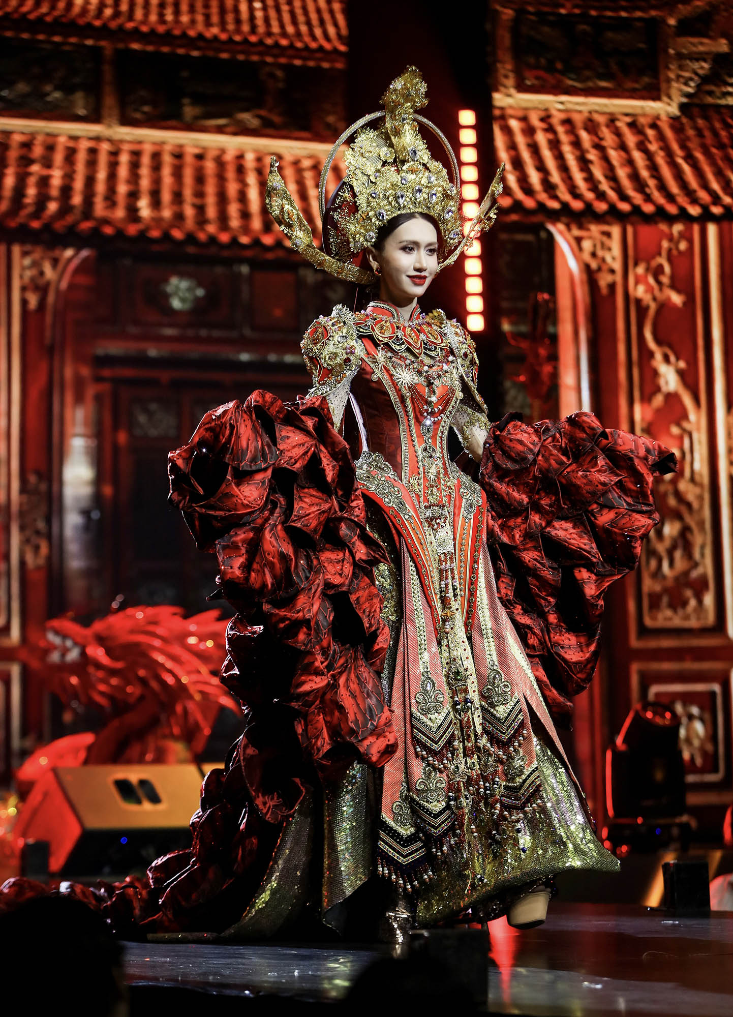 MIQVN Trang Phục Dân Tộc & Dạ Hội