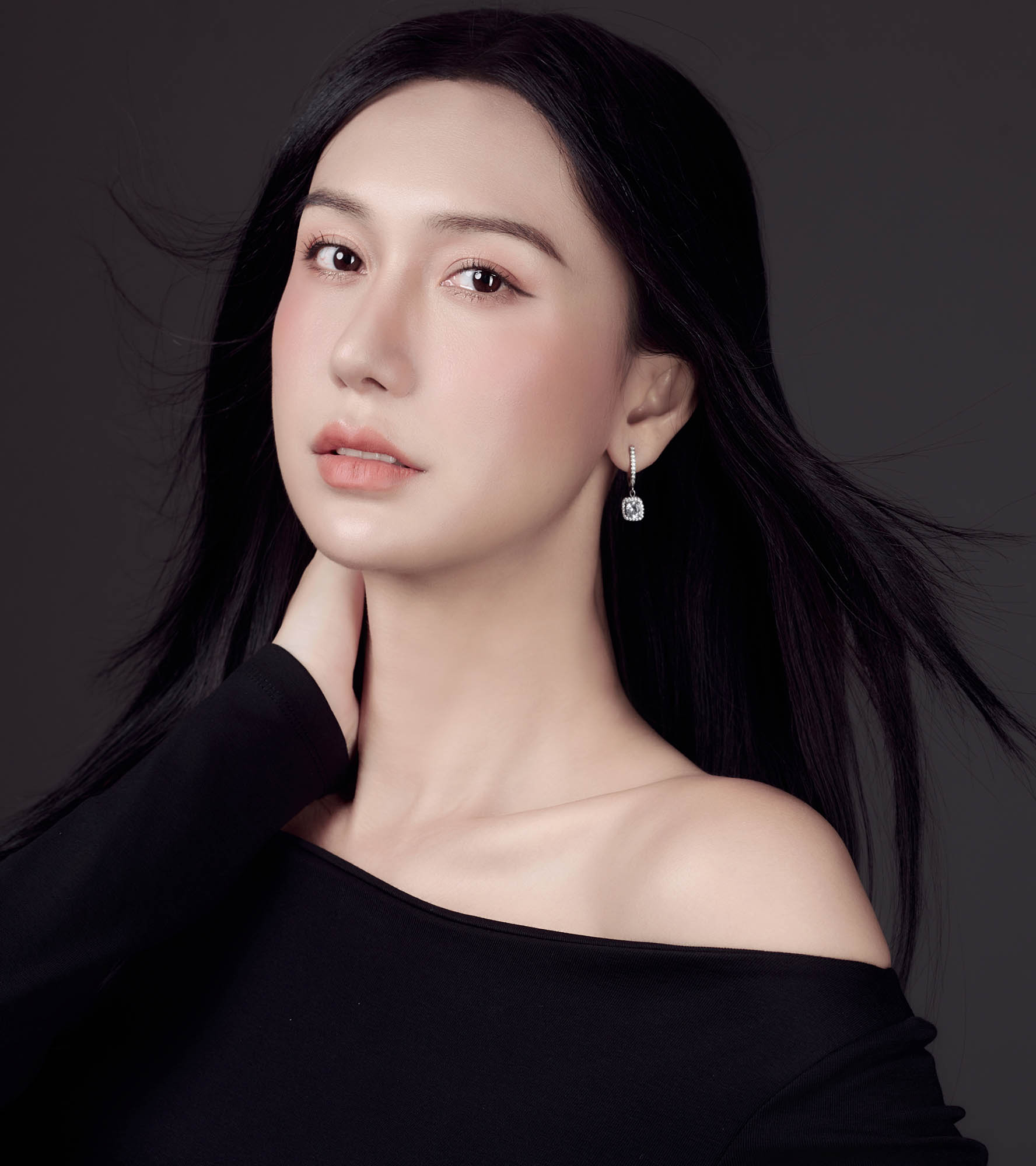 Trắng Và Đen
