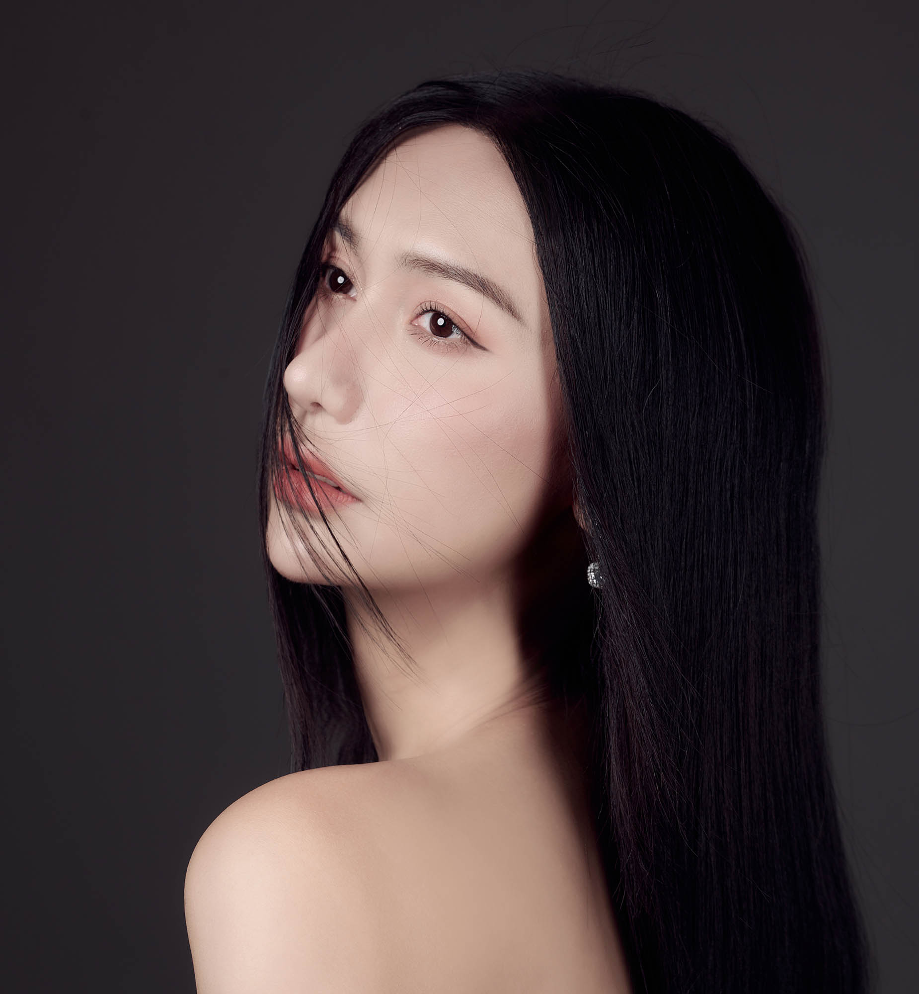 Trắng Và Đen