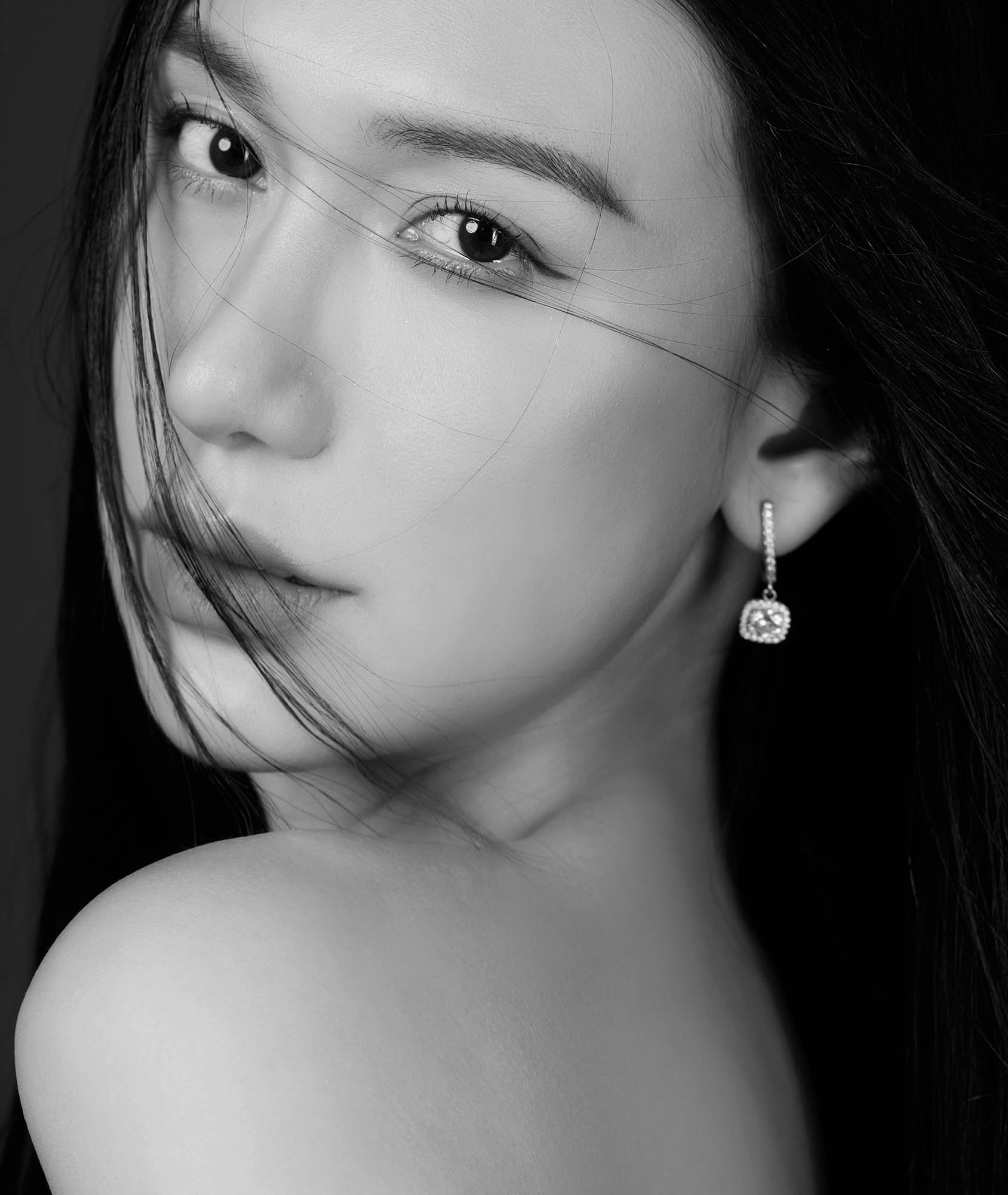 Trắng Và Đen