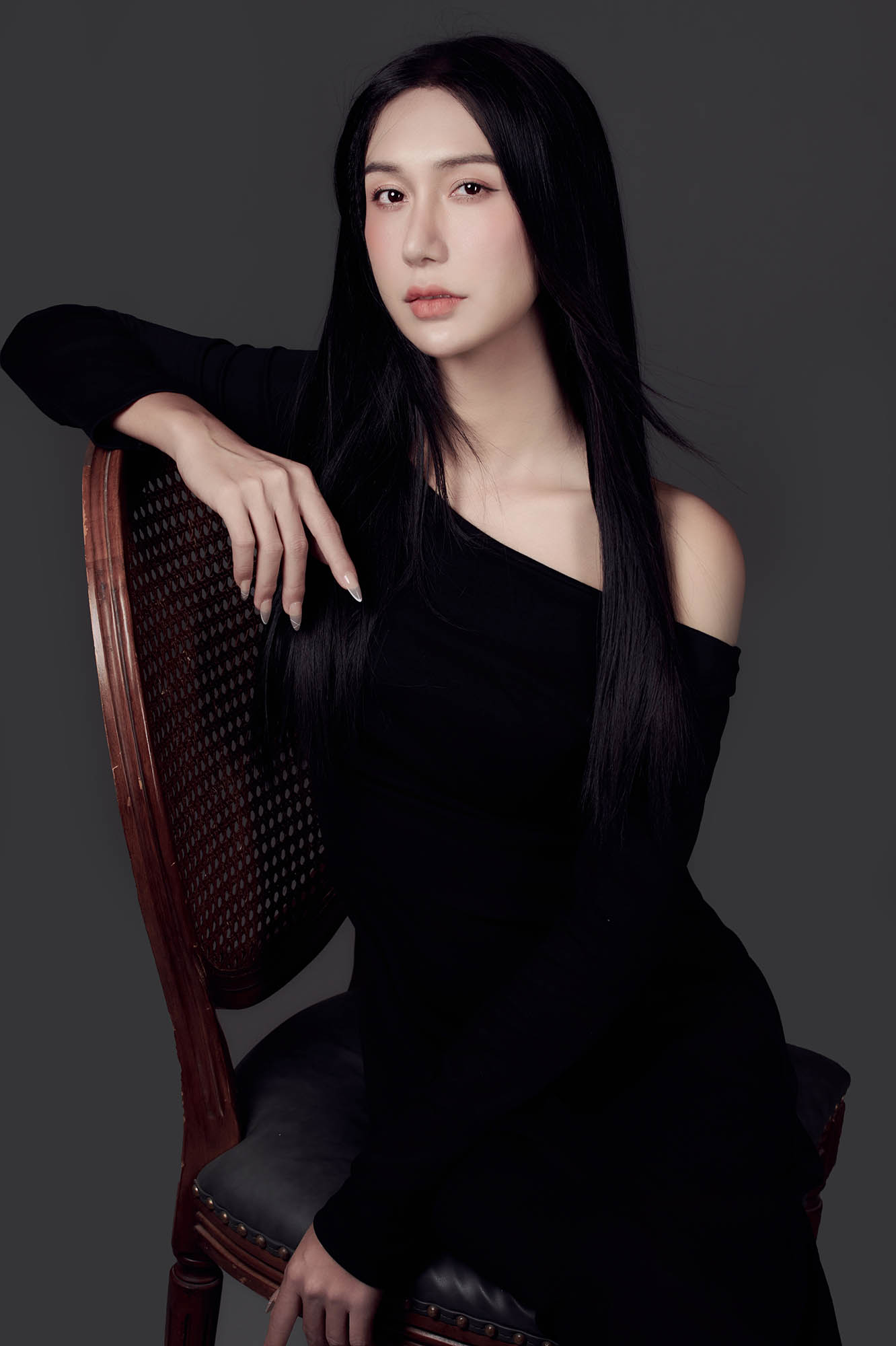 Trắng Và Đen