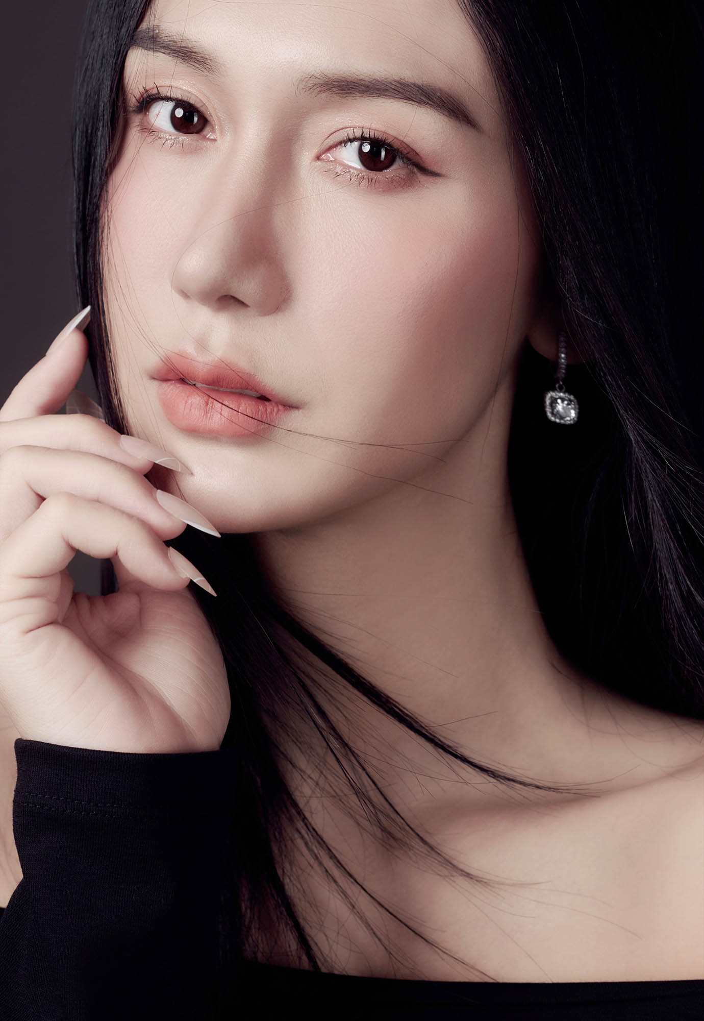 Trắng Và Đen