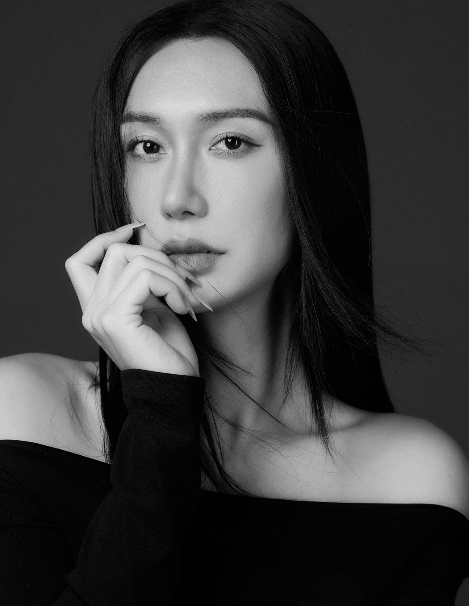Trắng Và Đen