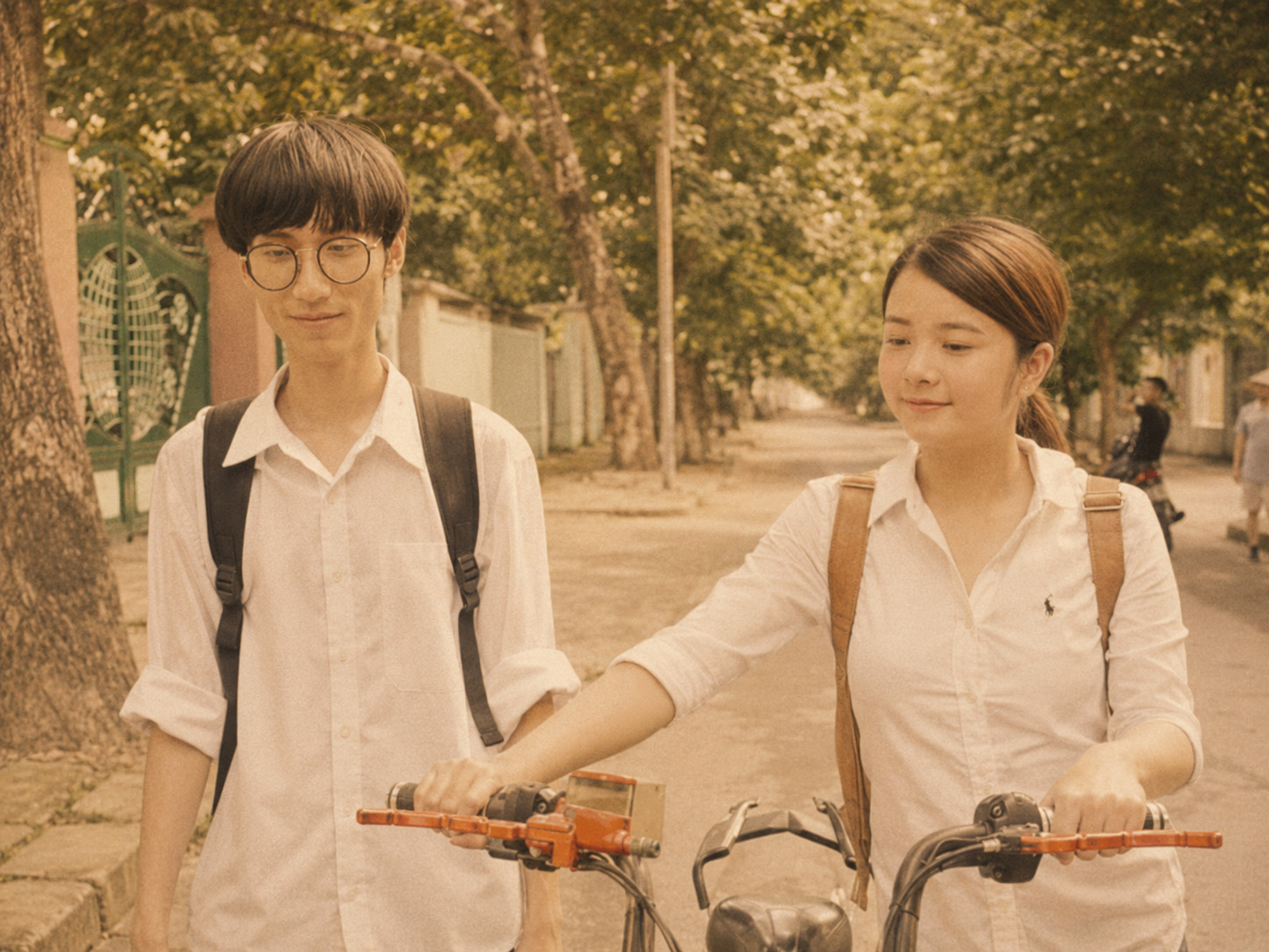 Cô Gái Đến Từ Hôm Qua